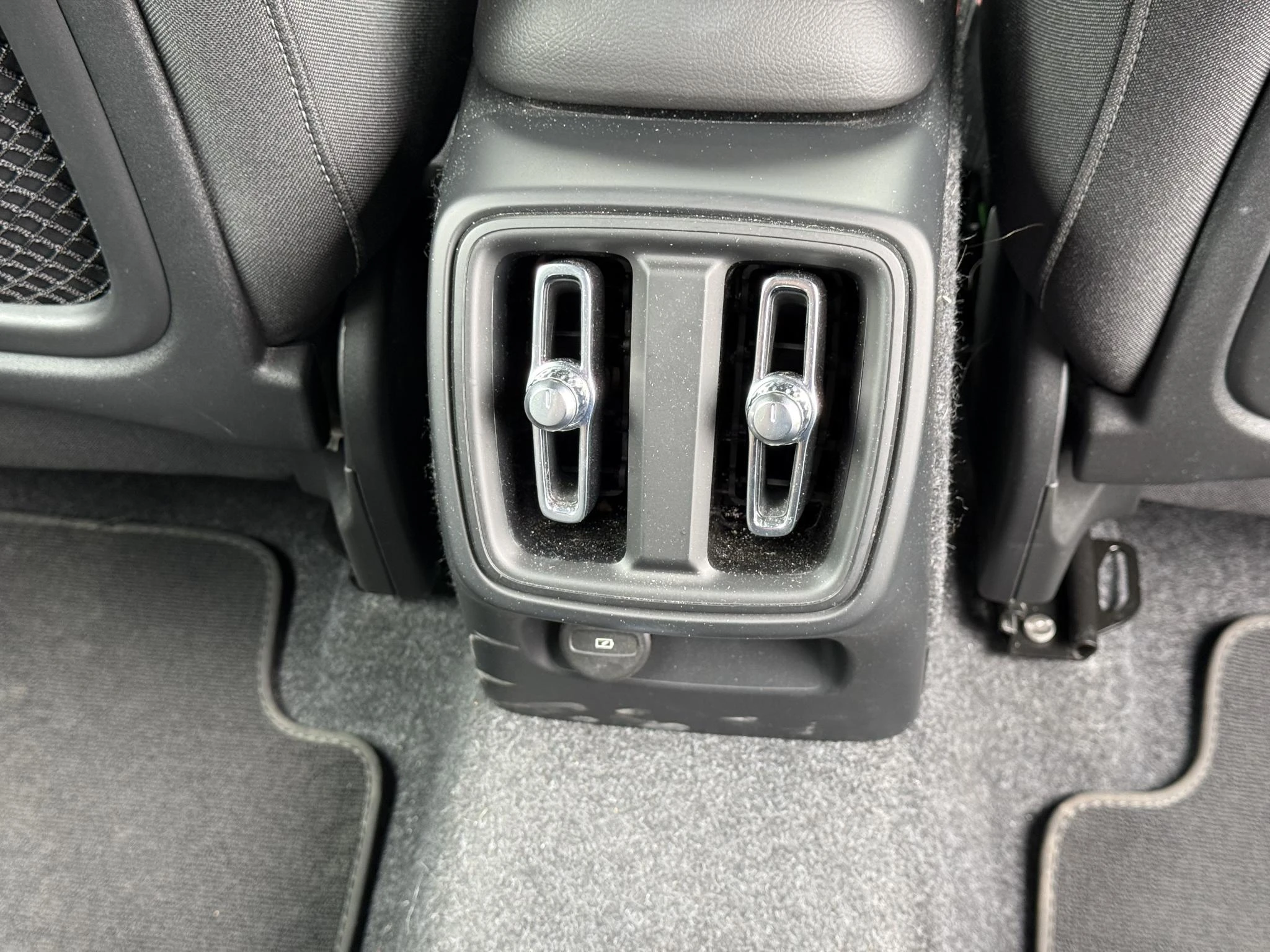 Volvo XC40 B4 Plus Dark Trekhaak Aut.