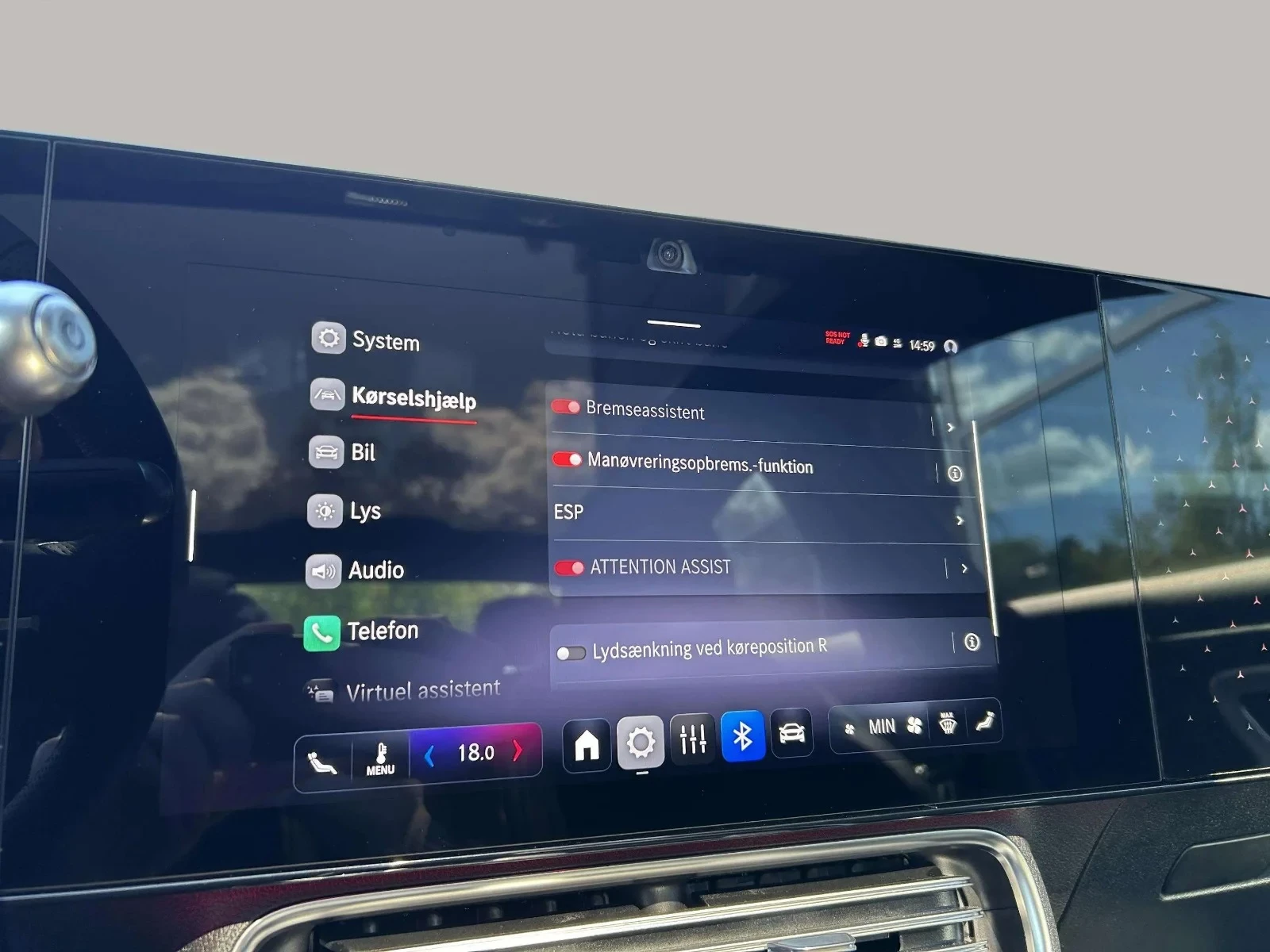 Mercedes-Benz-CLA-image-18