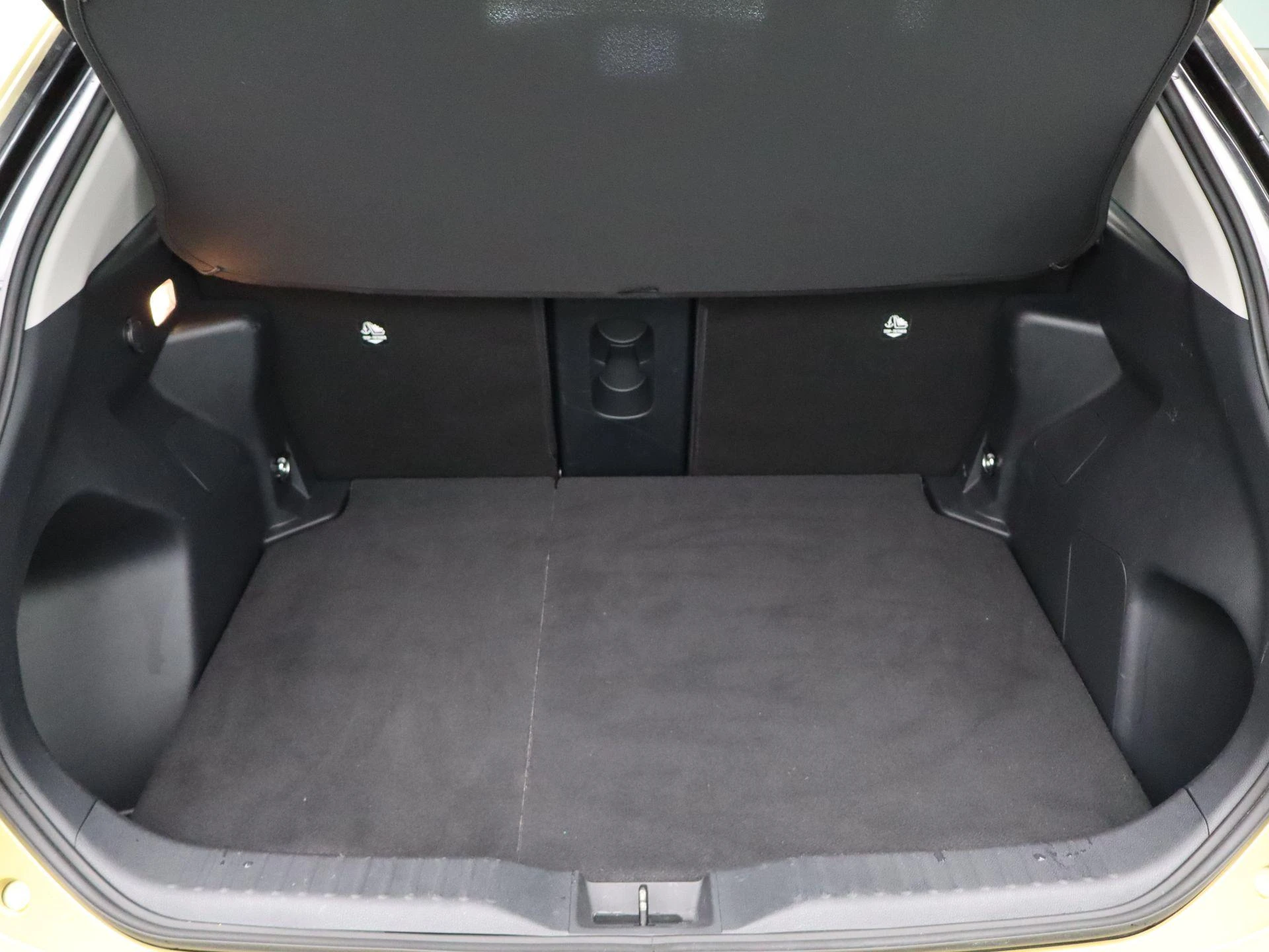 Toyota-Yaris Cross-image-42