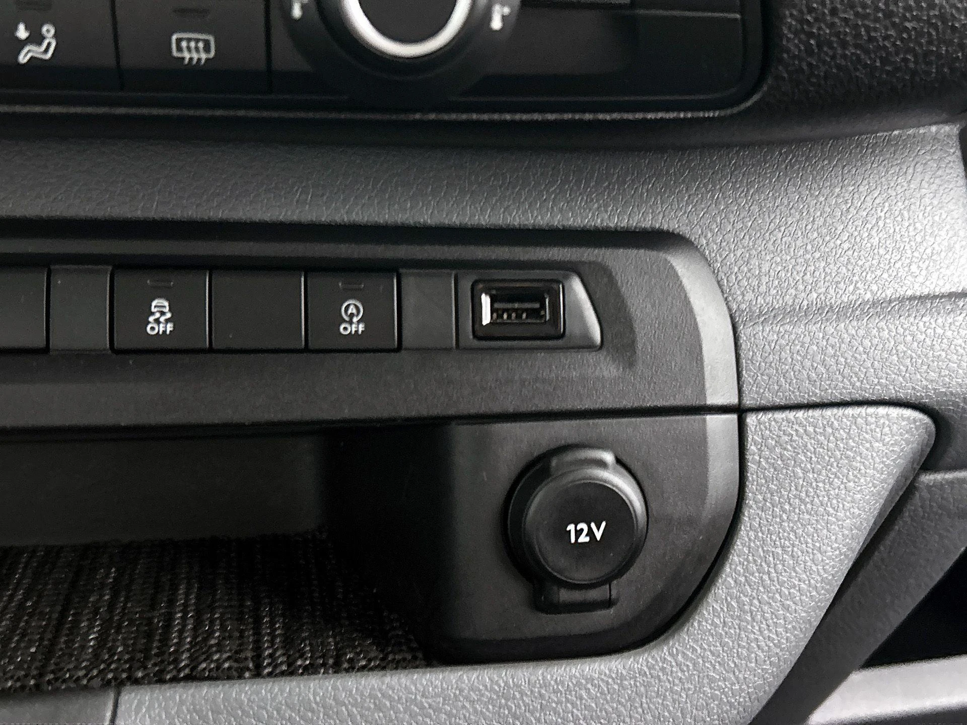 Opel-Vivaro-image-27