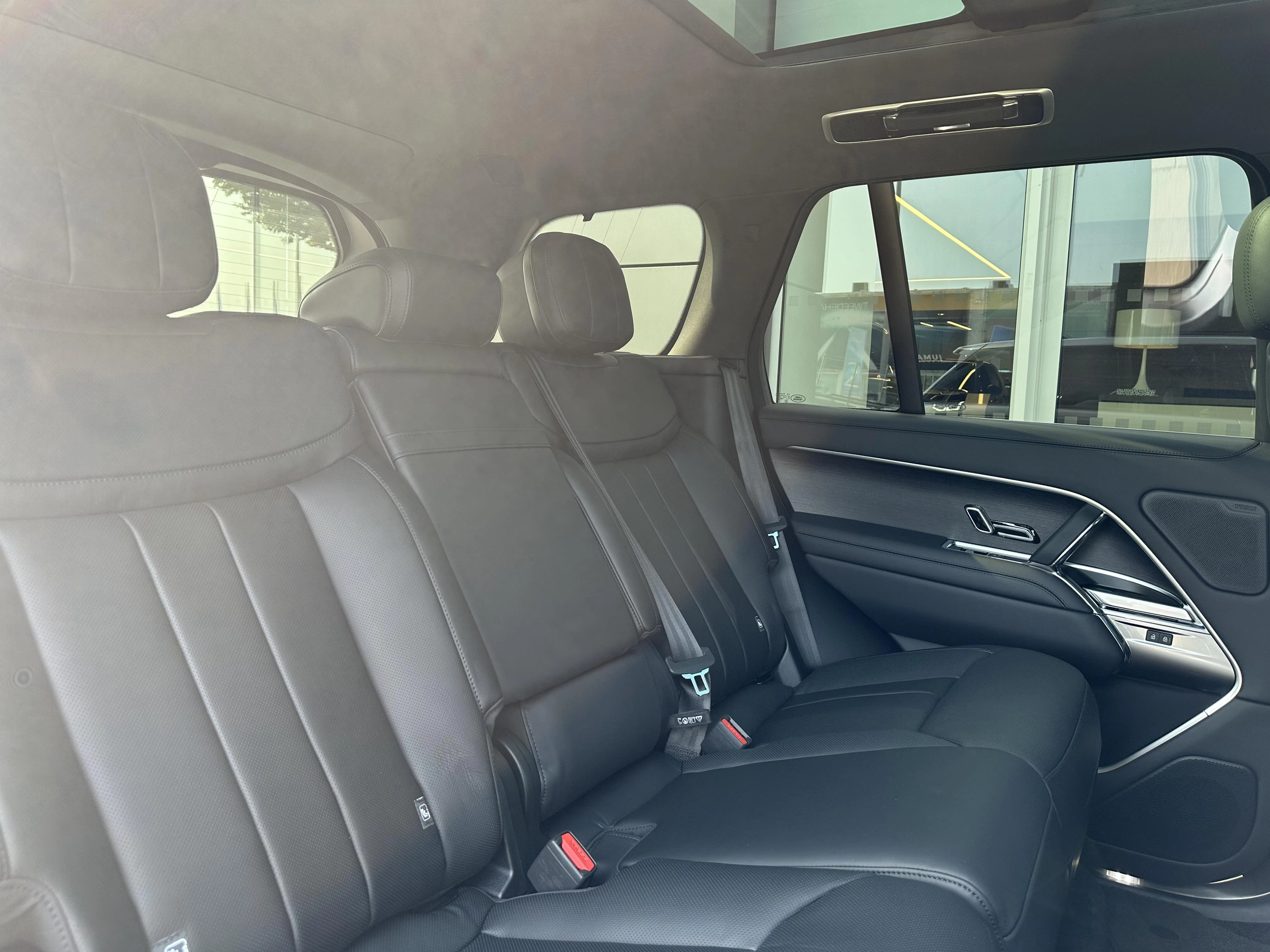 Land Rover-Range Rover-image-12