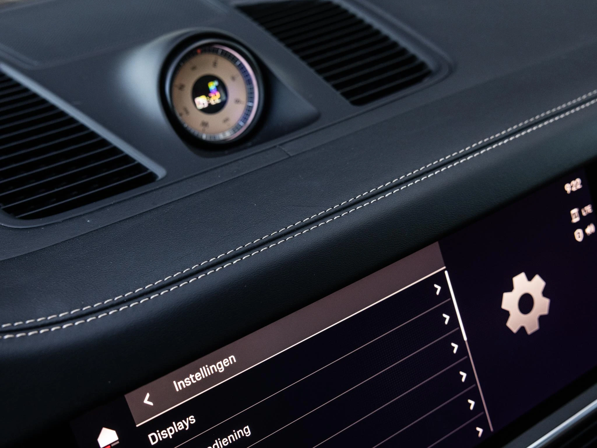 Porsche-Cayenne-image-16