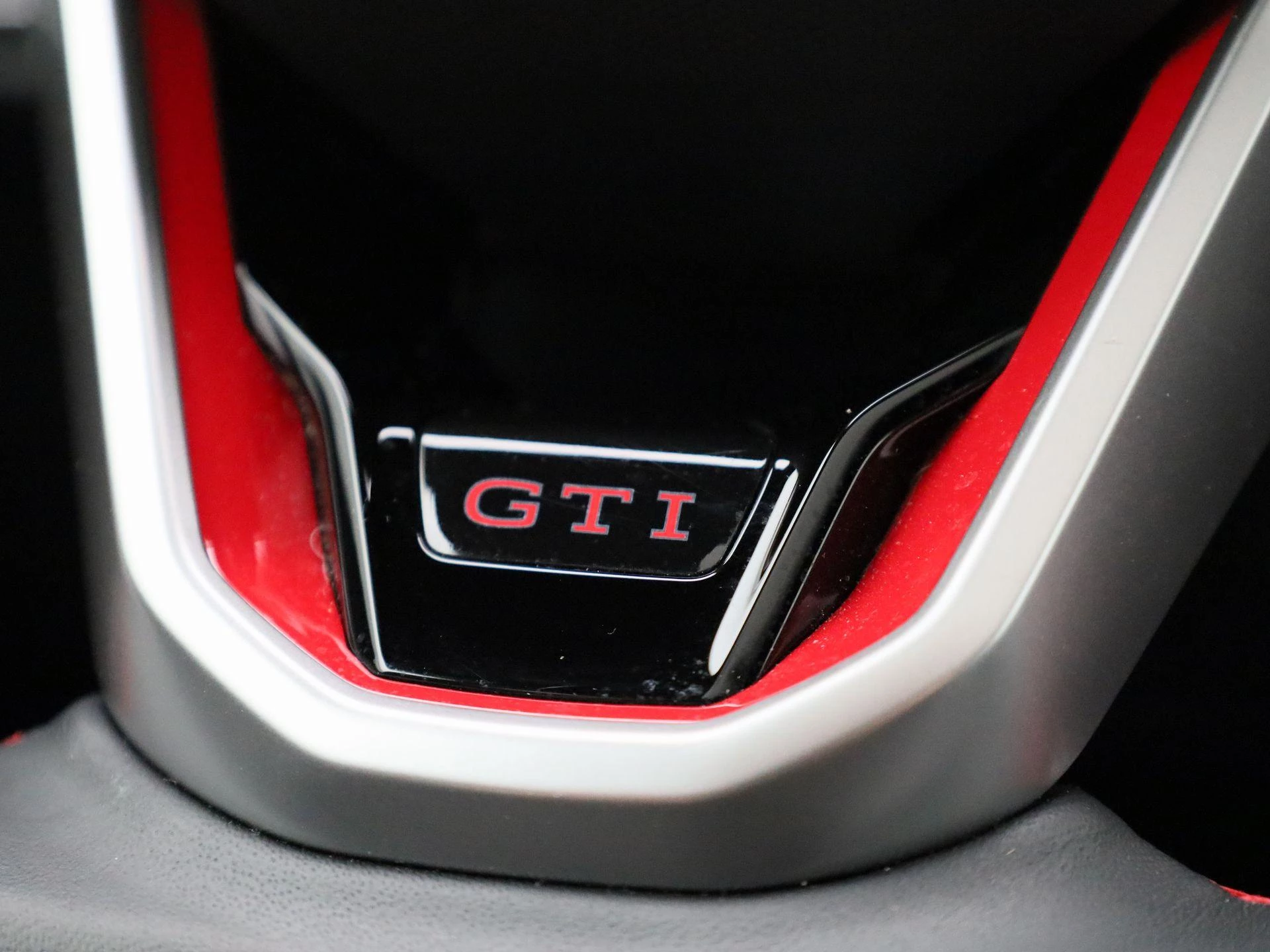 Volkswagen-Golf-image-32