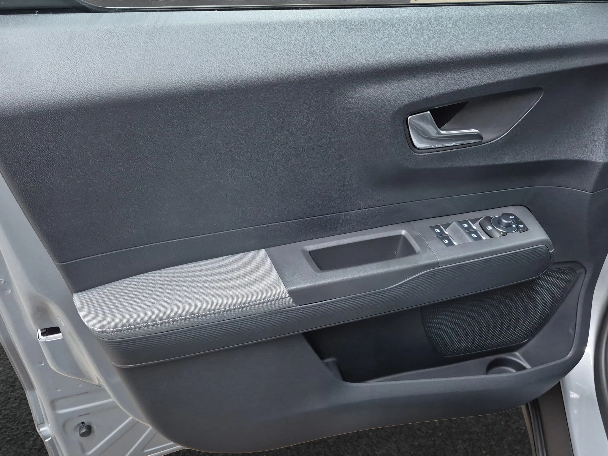 Ford Tourneo Courier Titanium 1.0 EcoBoost 92 kW Auto Kompaktvan. 5-türig