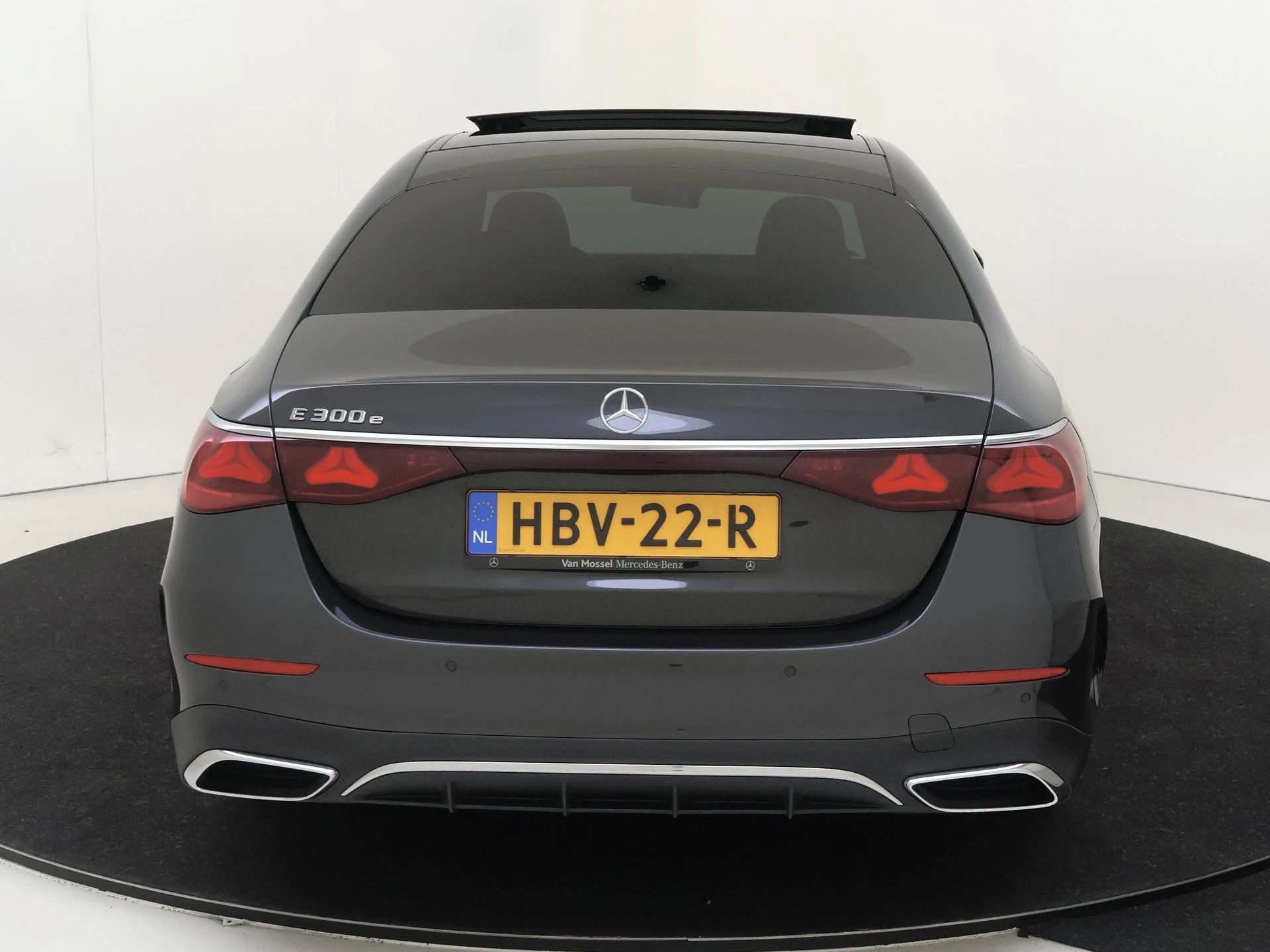 Mercedes-Benz E-Klasse 300 e AMG Line