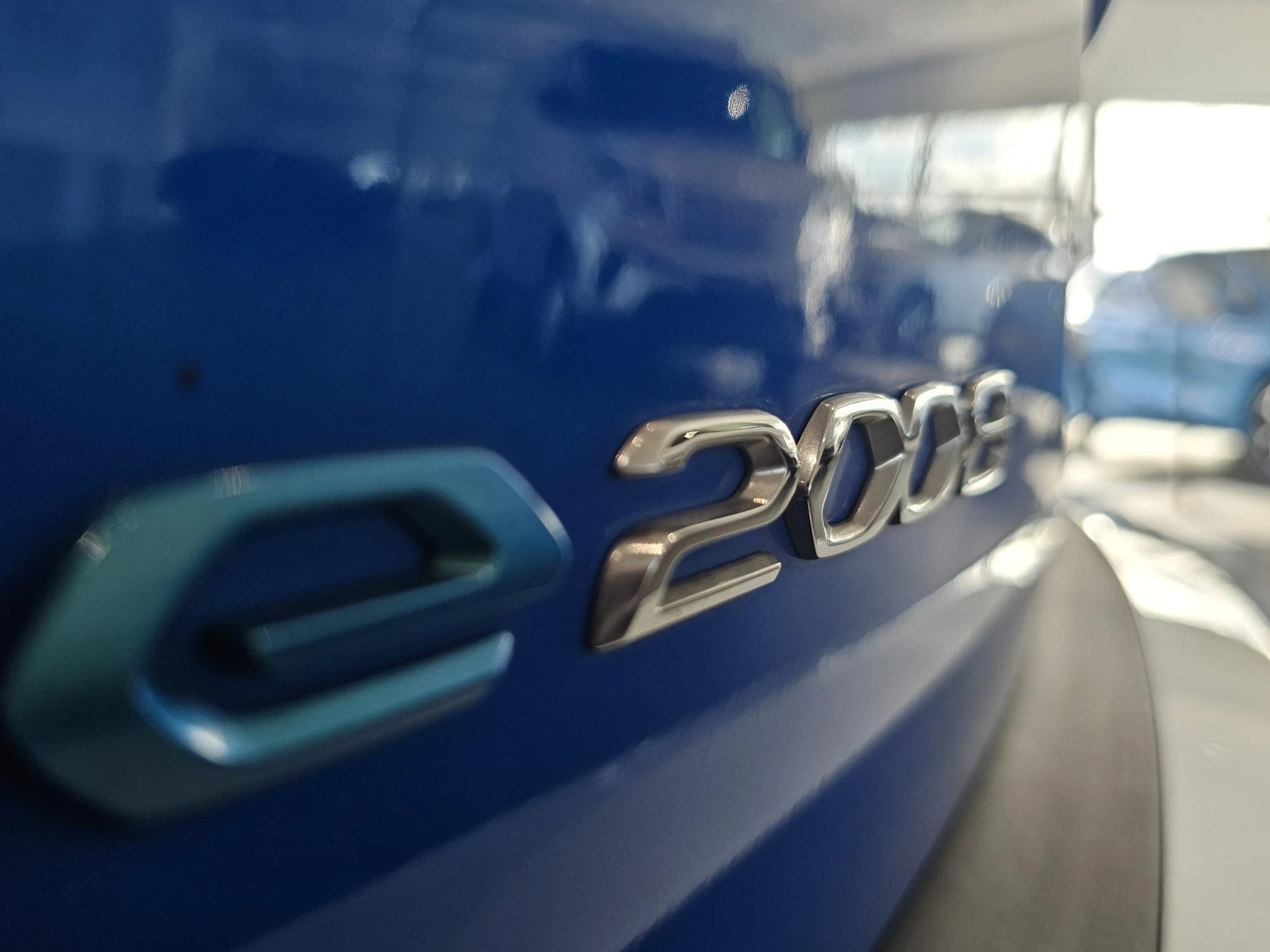 Peugeot-e-2008-image-28