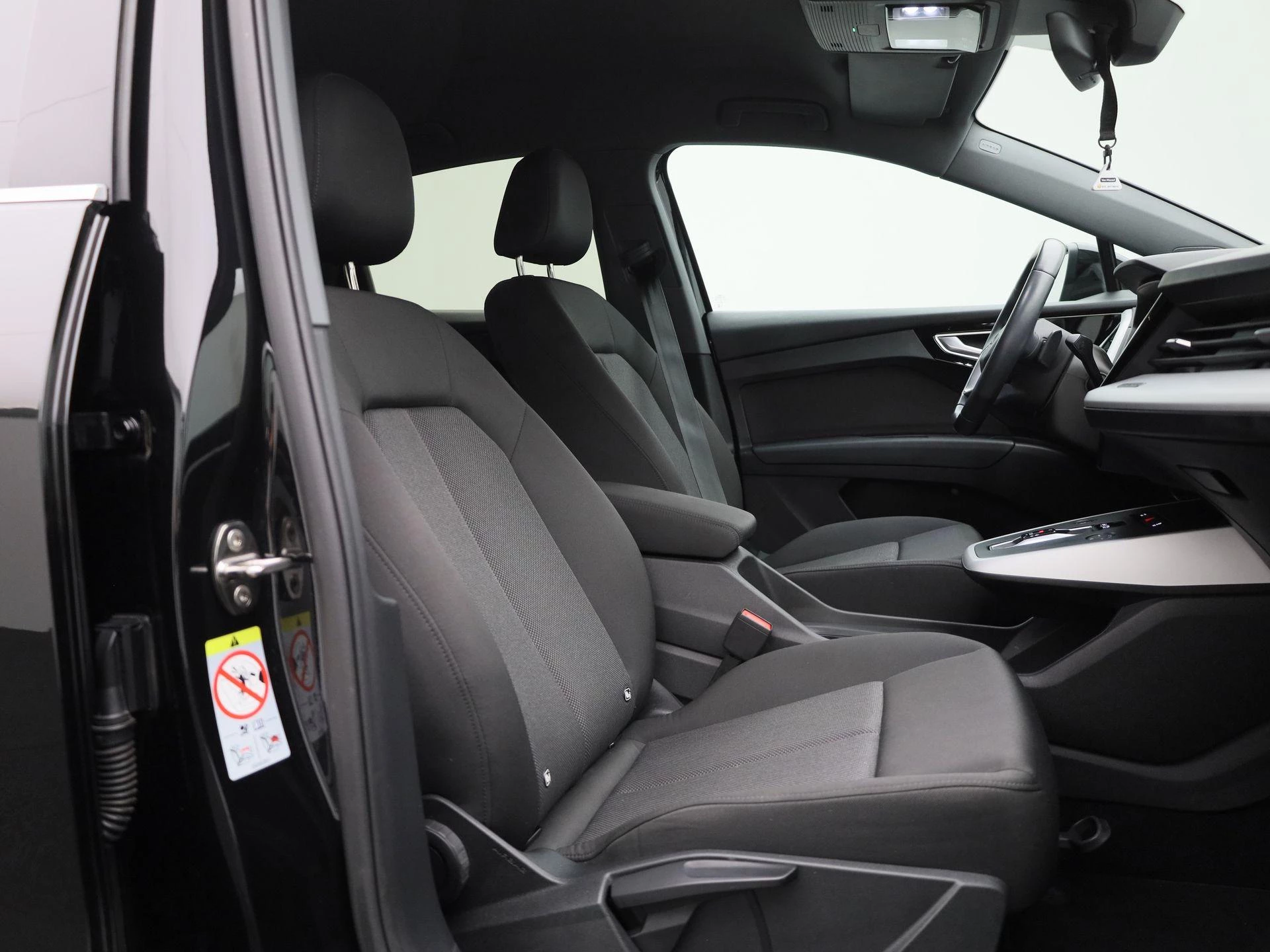 Audi-Q4 Sportback e-tron-image-35