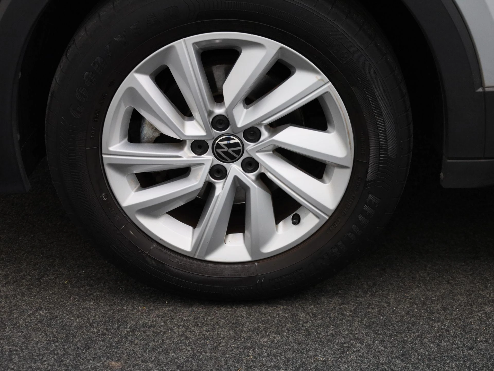 Volkswagen-T-Cross-image-12