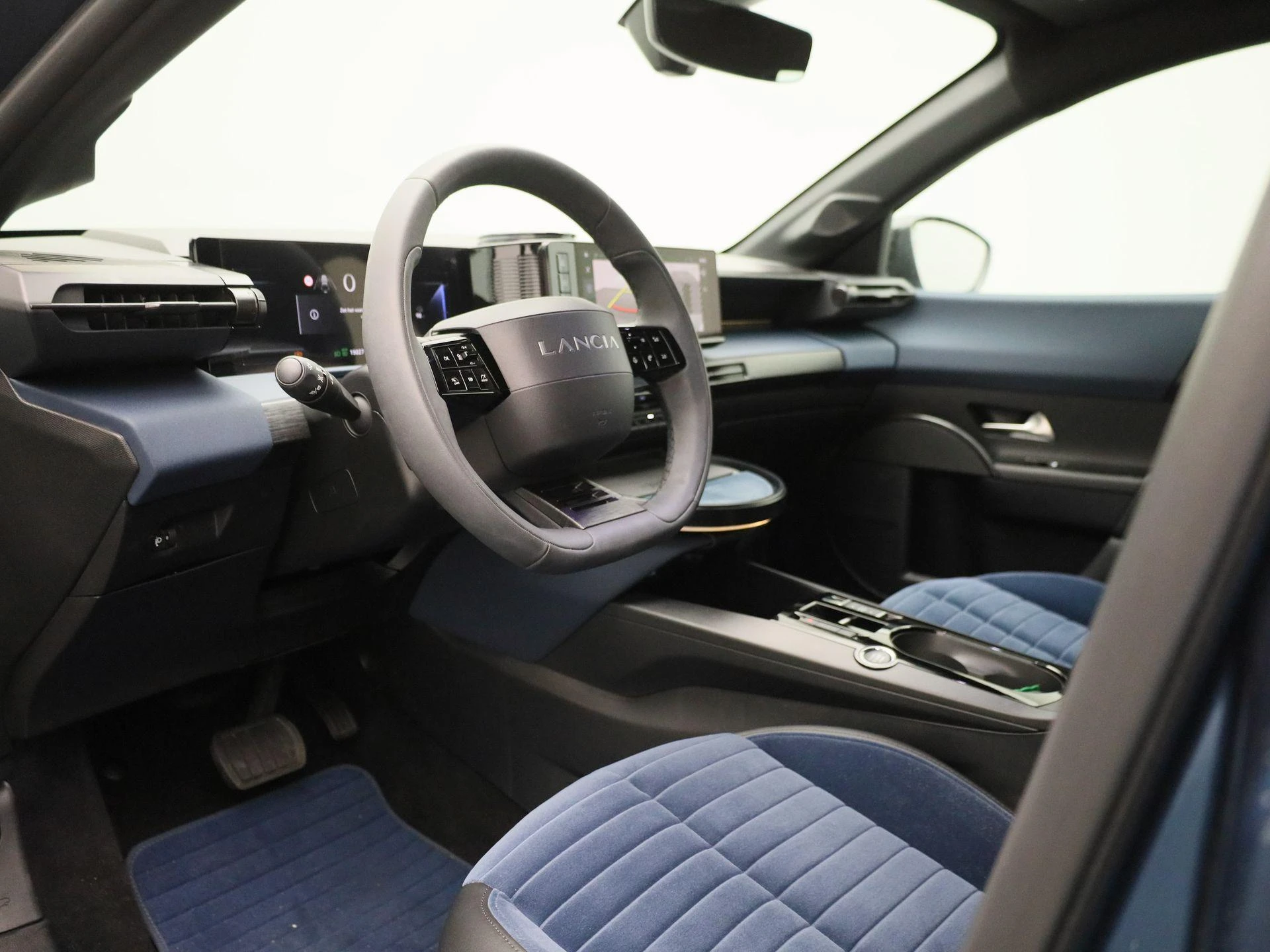 Lancia Ypsilon Edizione Cassina Limitata 51 kWh