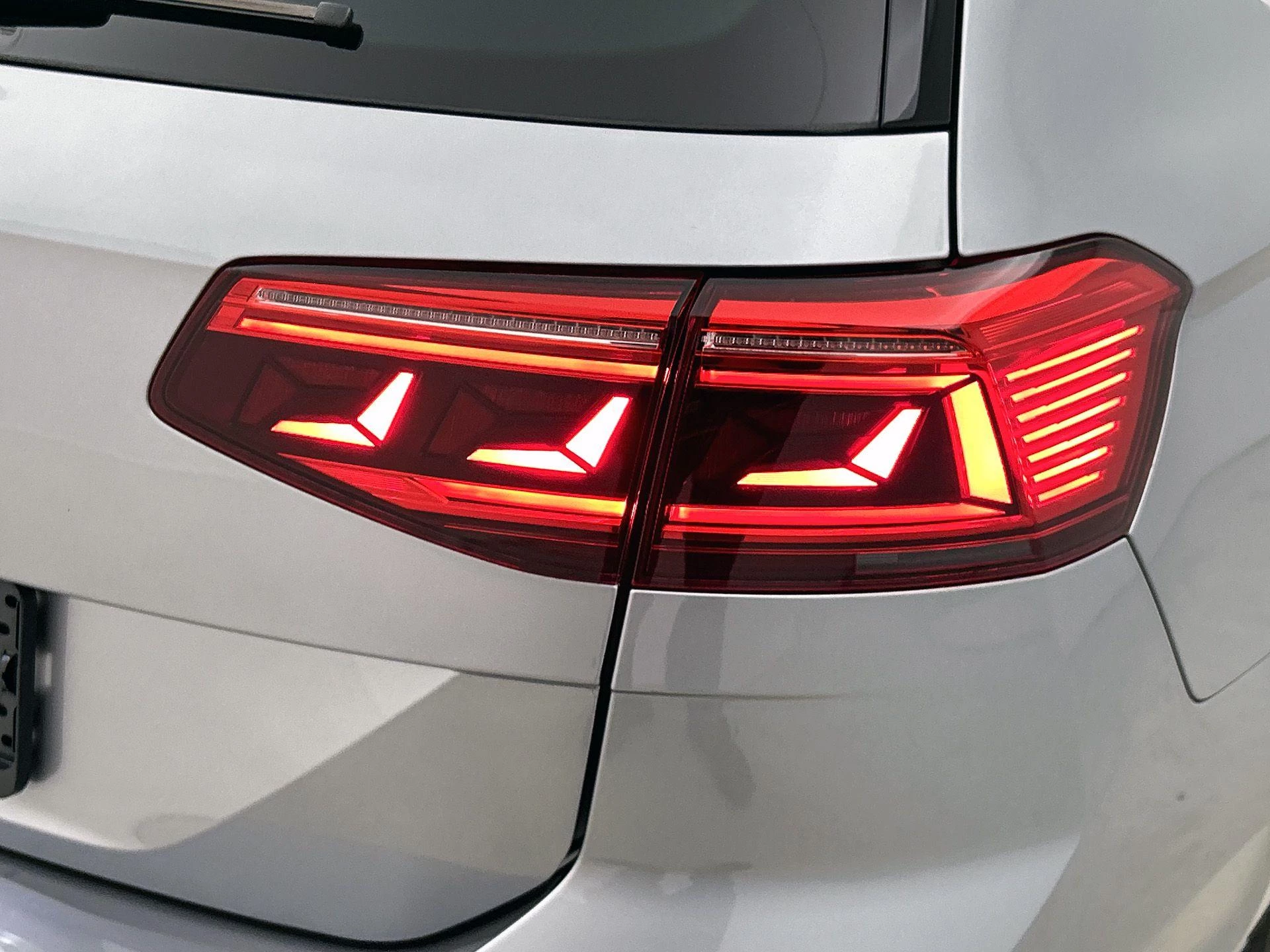 Volkswagen-Passat-image-29