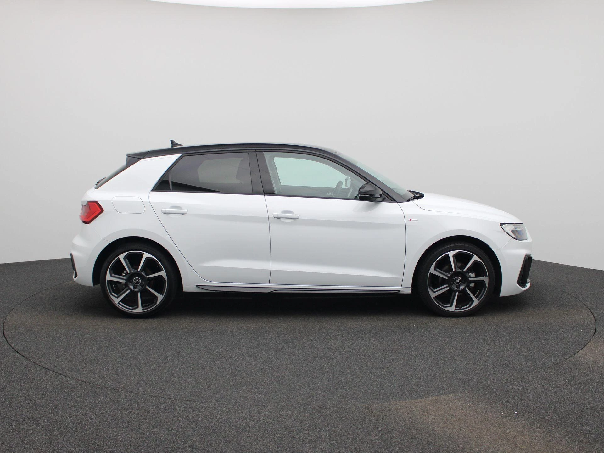 Audi-A1 Sportback-image-5