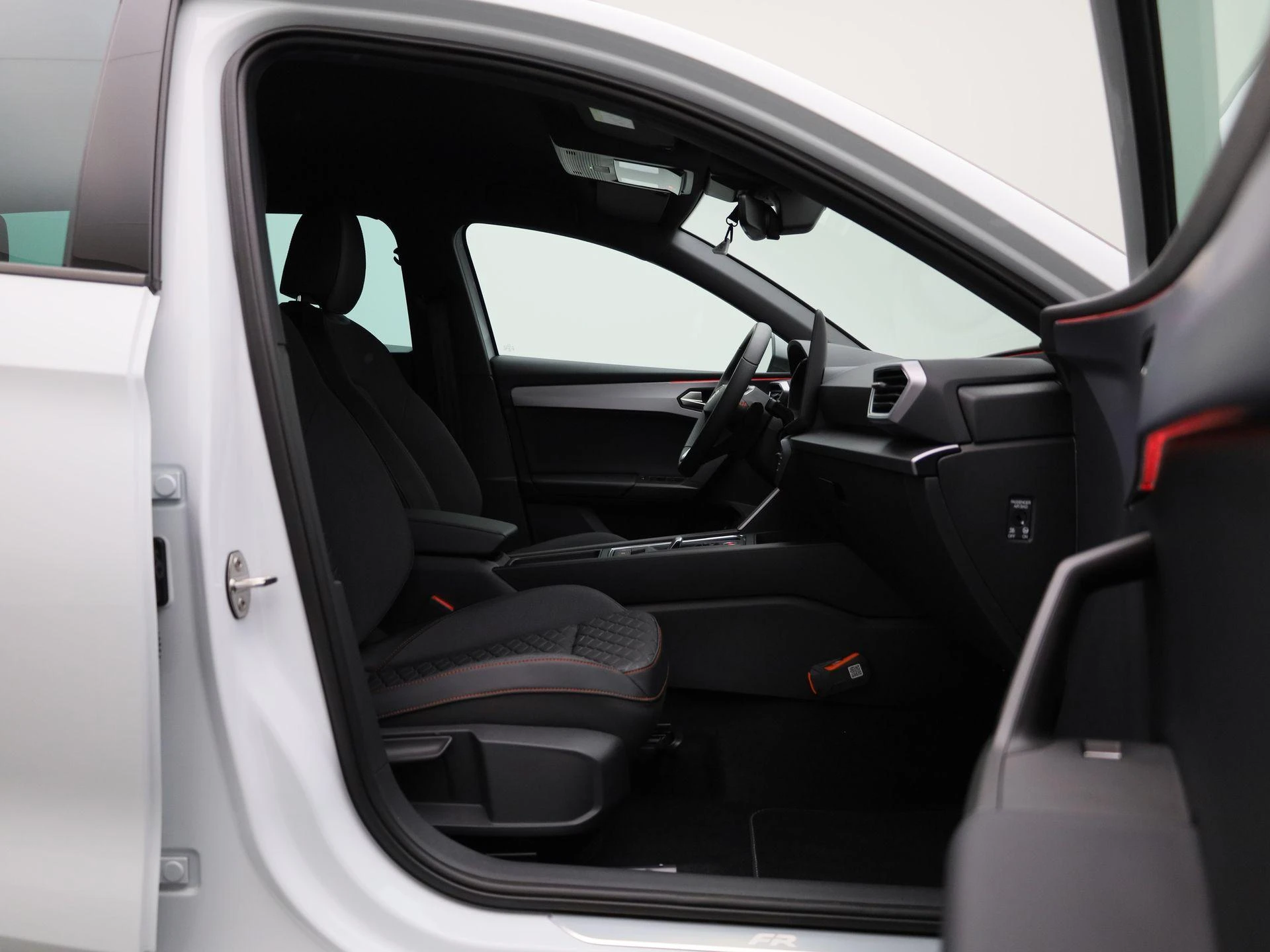 SEAT Leon Sportstourer 1.5 TSI e-Hybrid FR Business