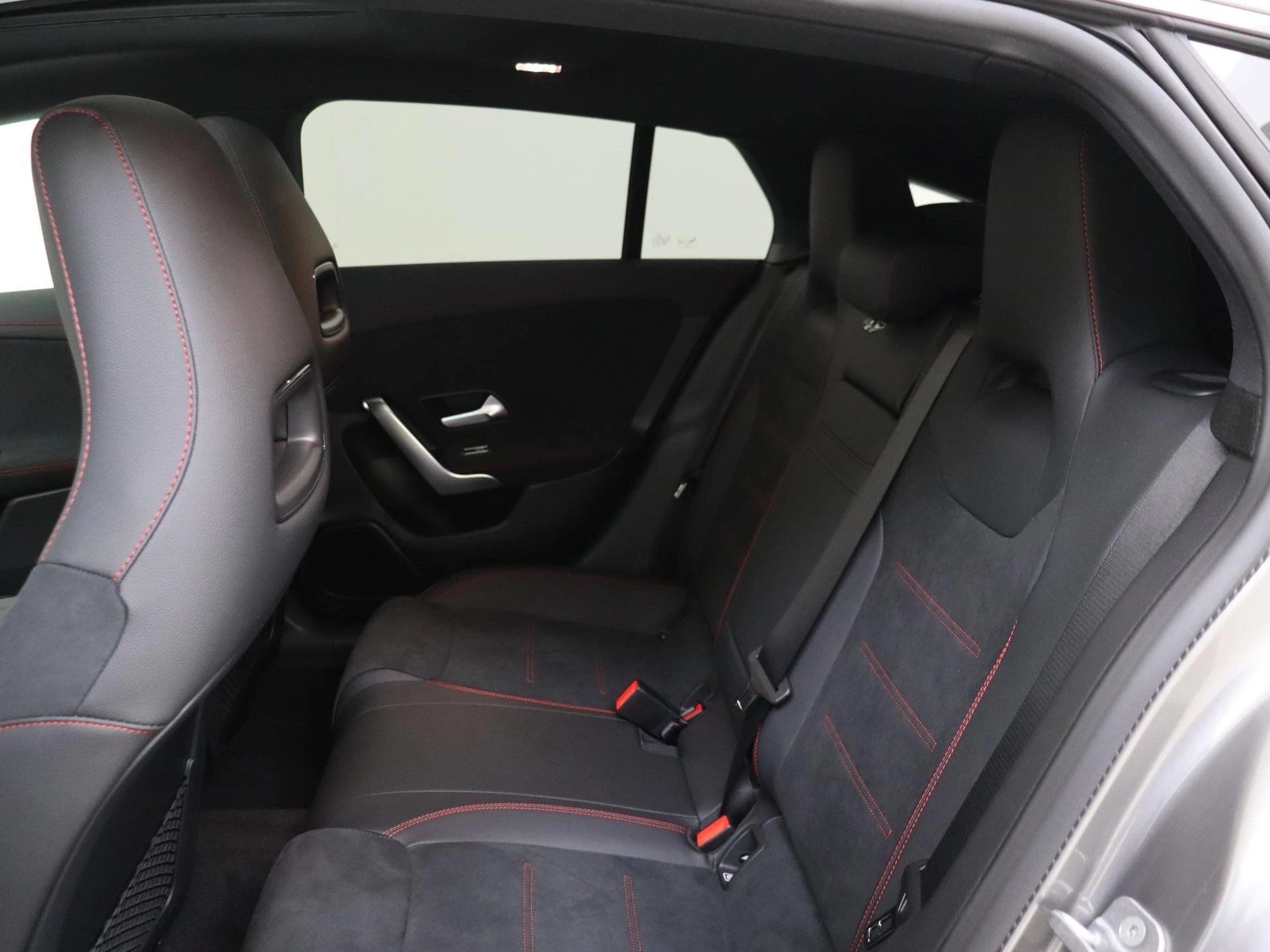 Mercedes-Benz-CLA-image-5
