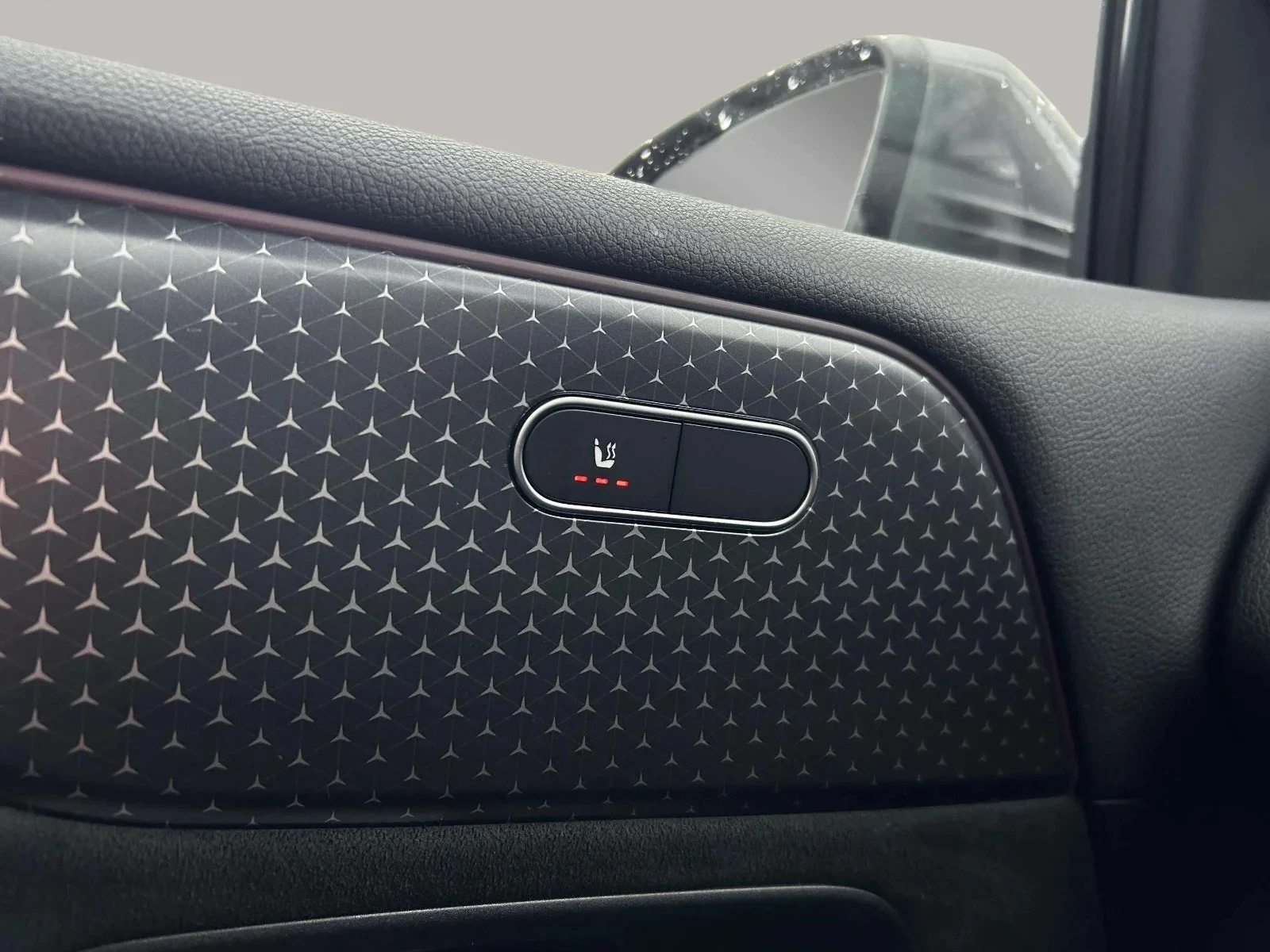 Mercedes-Benz-EQB-image-10