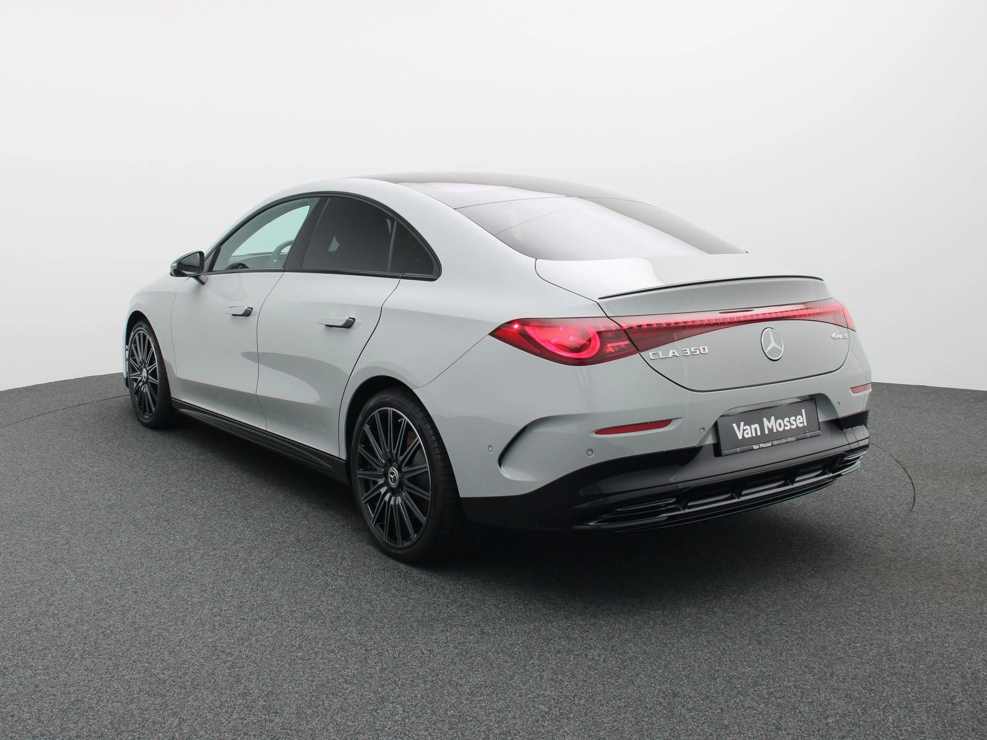 Mercedes-Benz-CLA-image-1