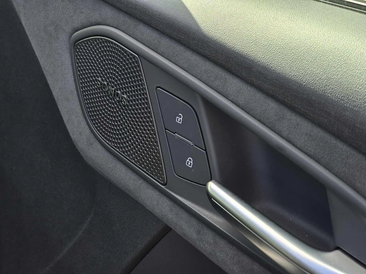 Audi-Q3-image-35