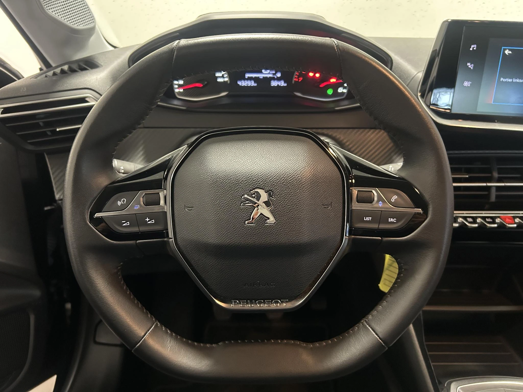 Peugeot-208-image-6