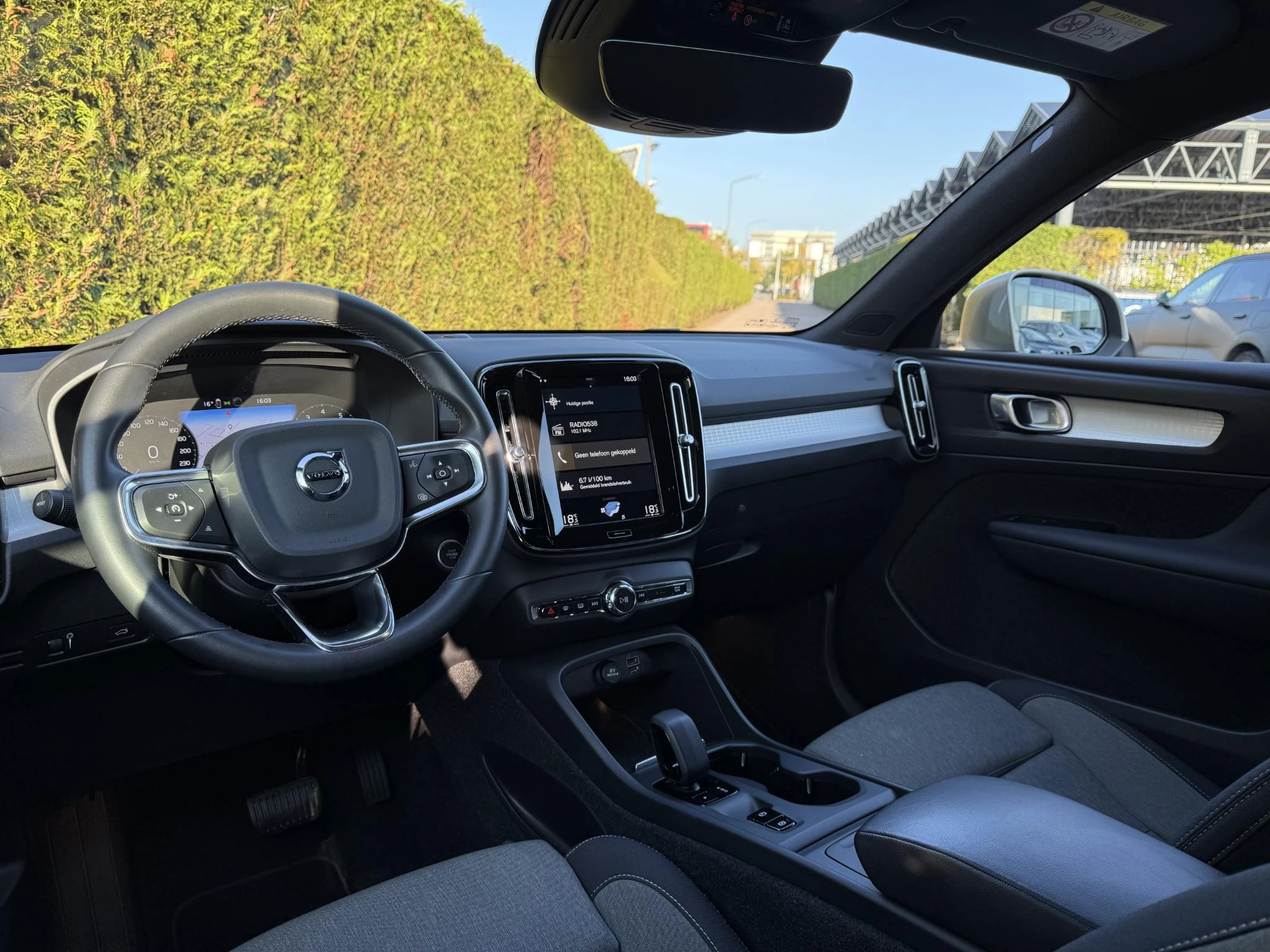 Volvo-XC40-image-1