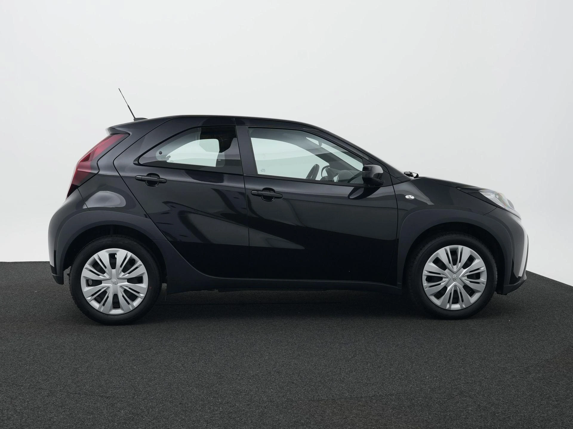 Toyota Aygo X 1.0 VVT-i MT Play