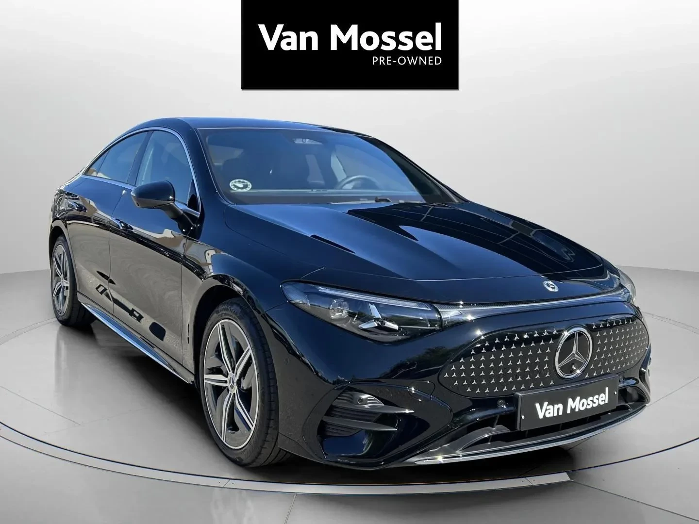 Mercedes-Benz-CLA-image-2