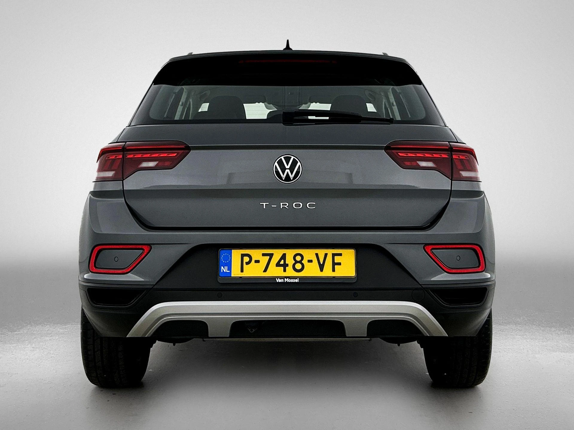 Volkswagen-T-Roc-image-2
