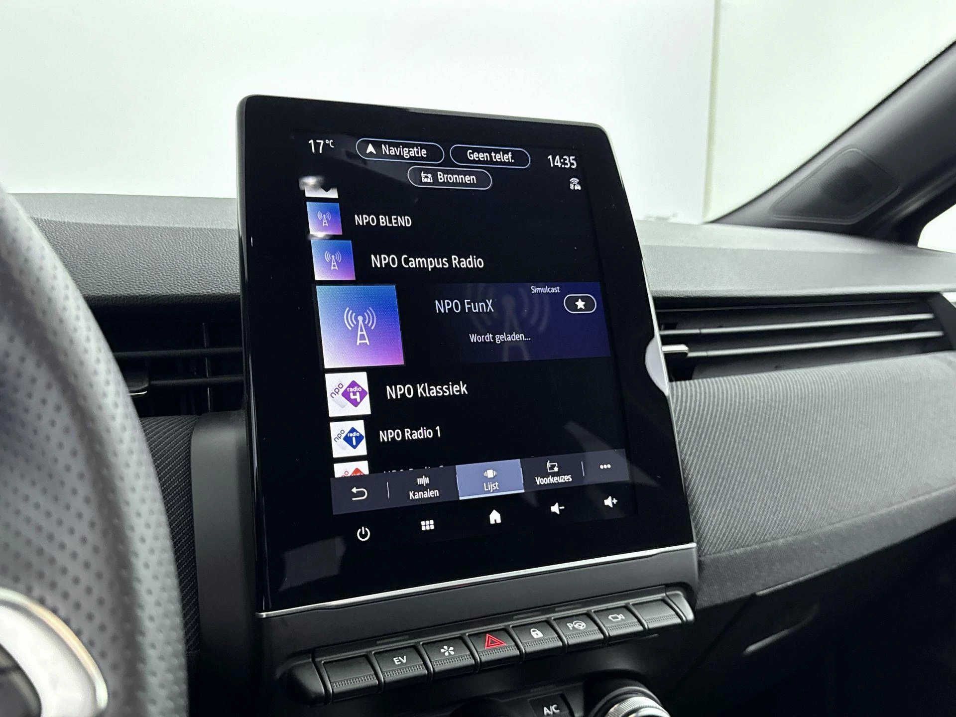 Renault-Clio-image-15