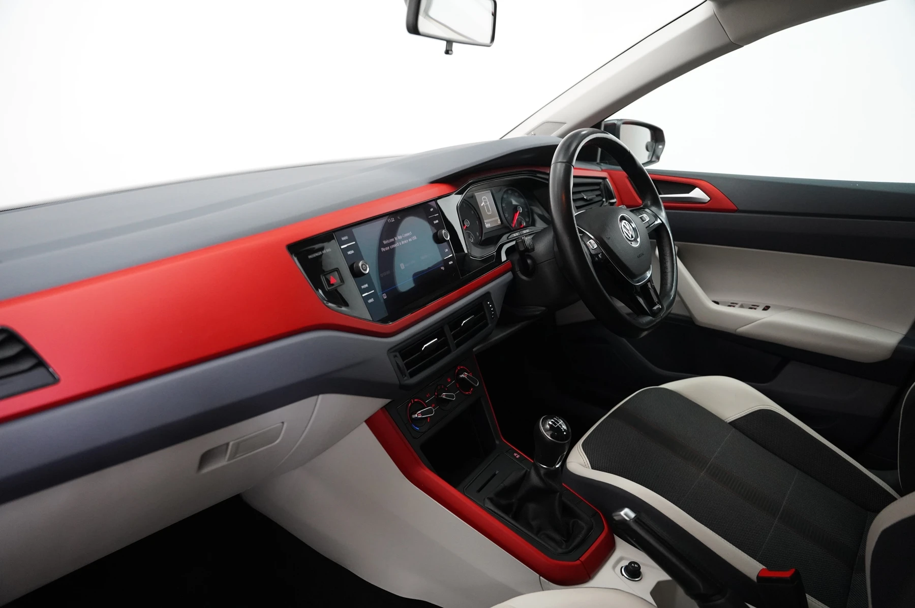 Volkswagen-Polo-image-1