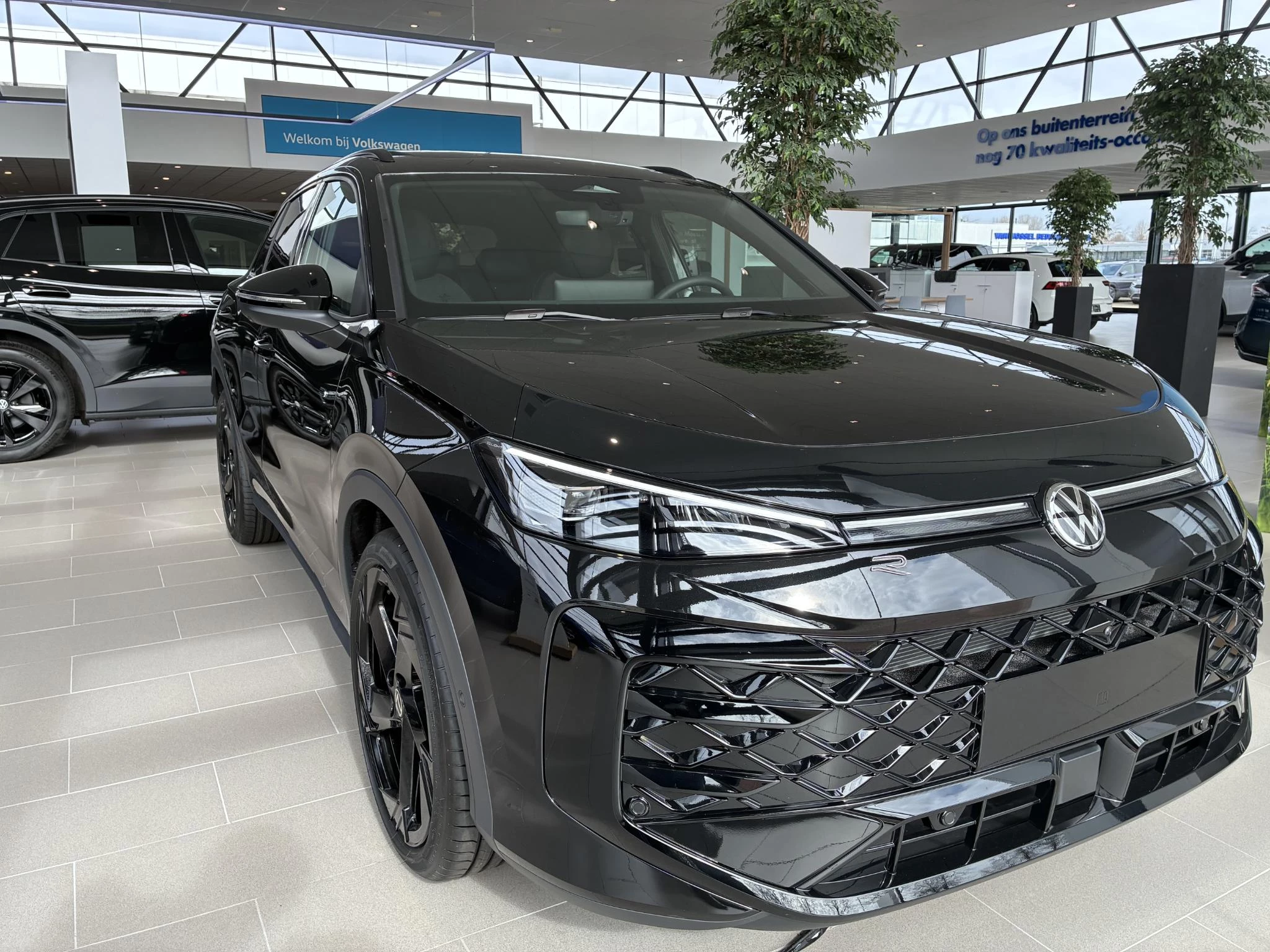 Volkswagen-T-Roc-image-1