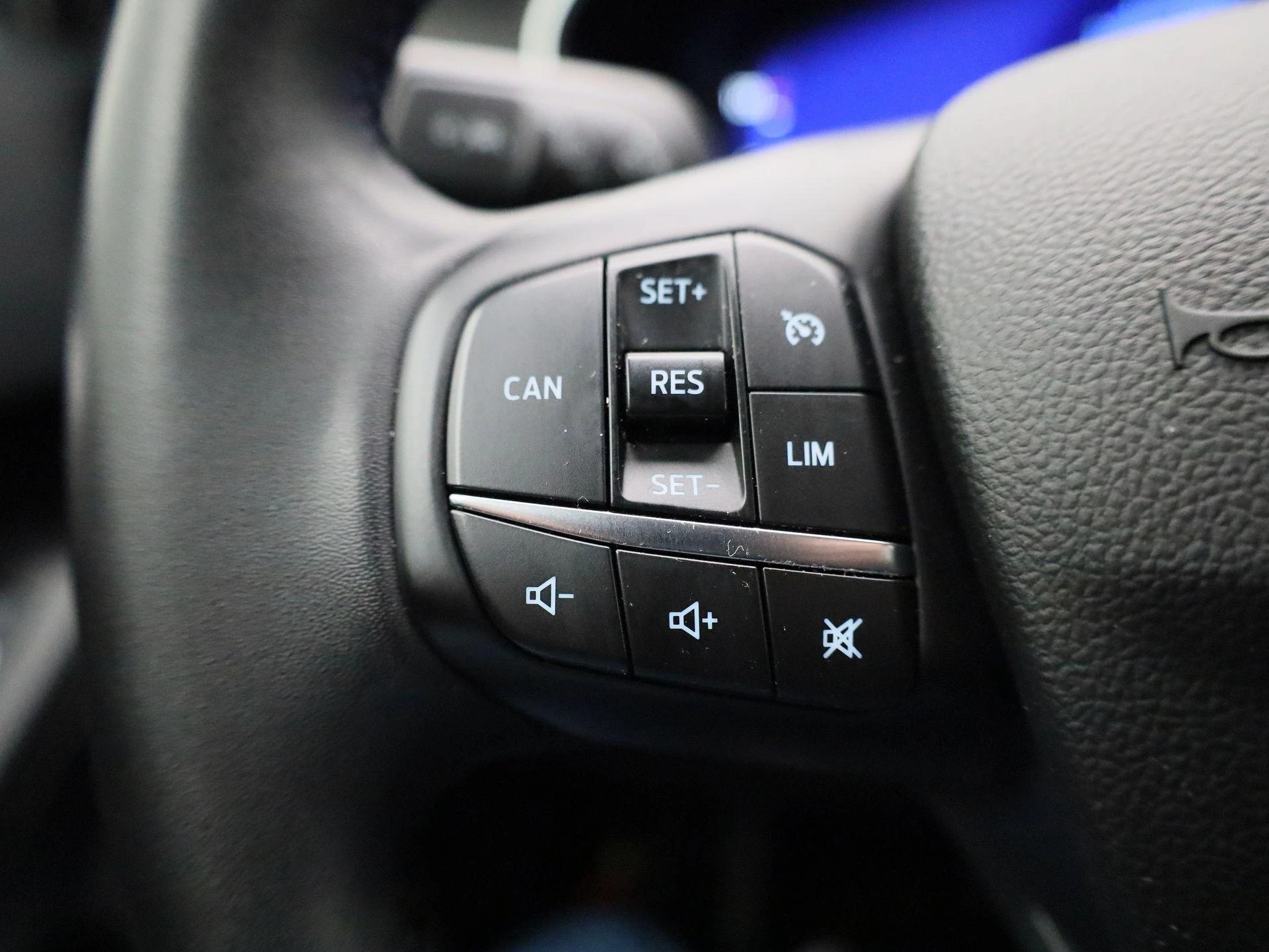 Ford Focus Wagon 1.0 EcoBoost Hybrid Titanium X