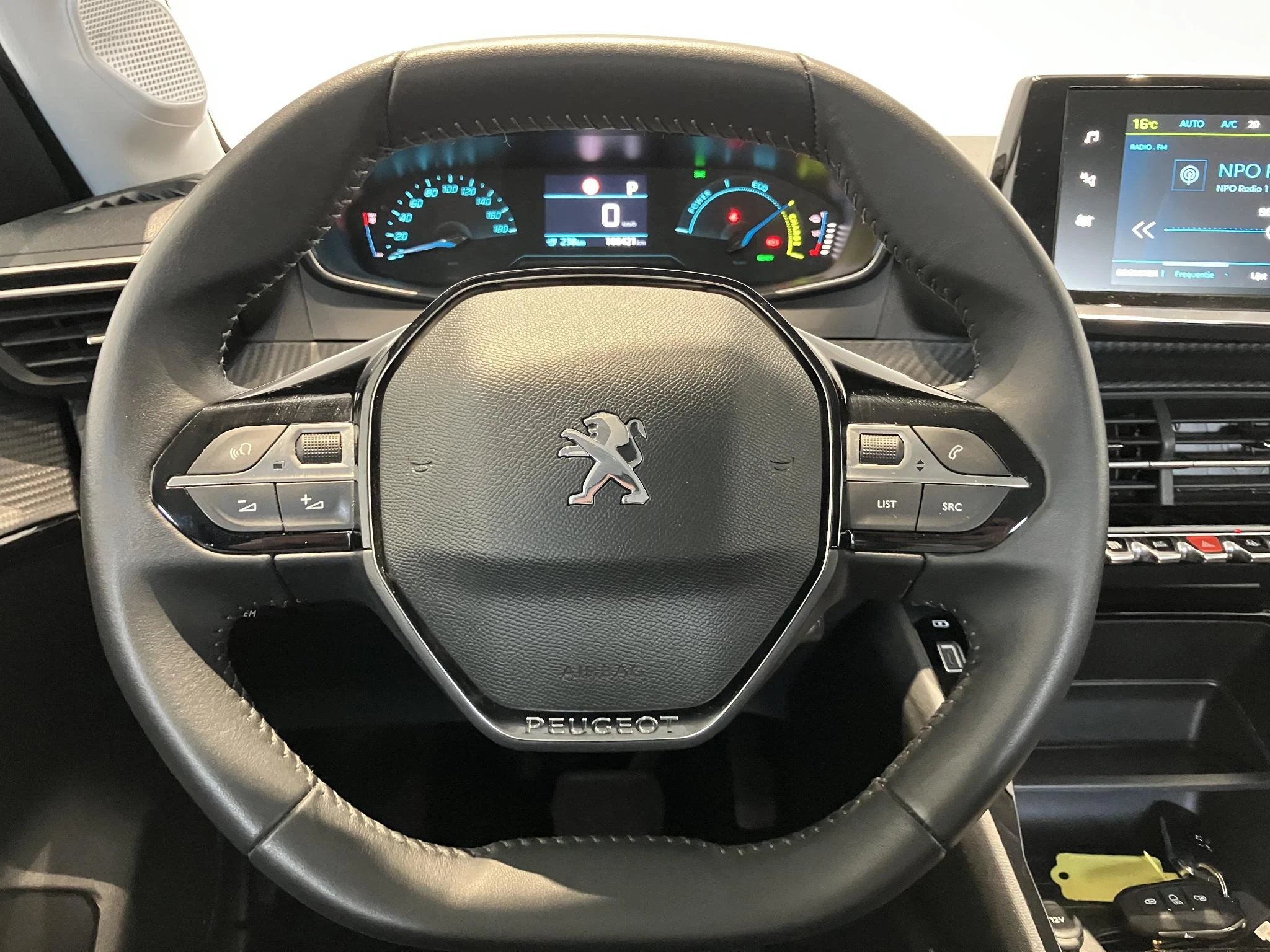 Peugeot-e-208-image-15