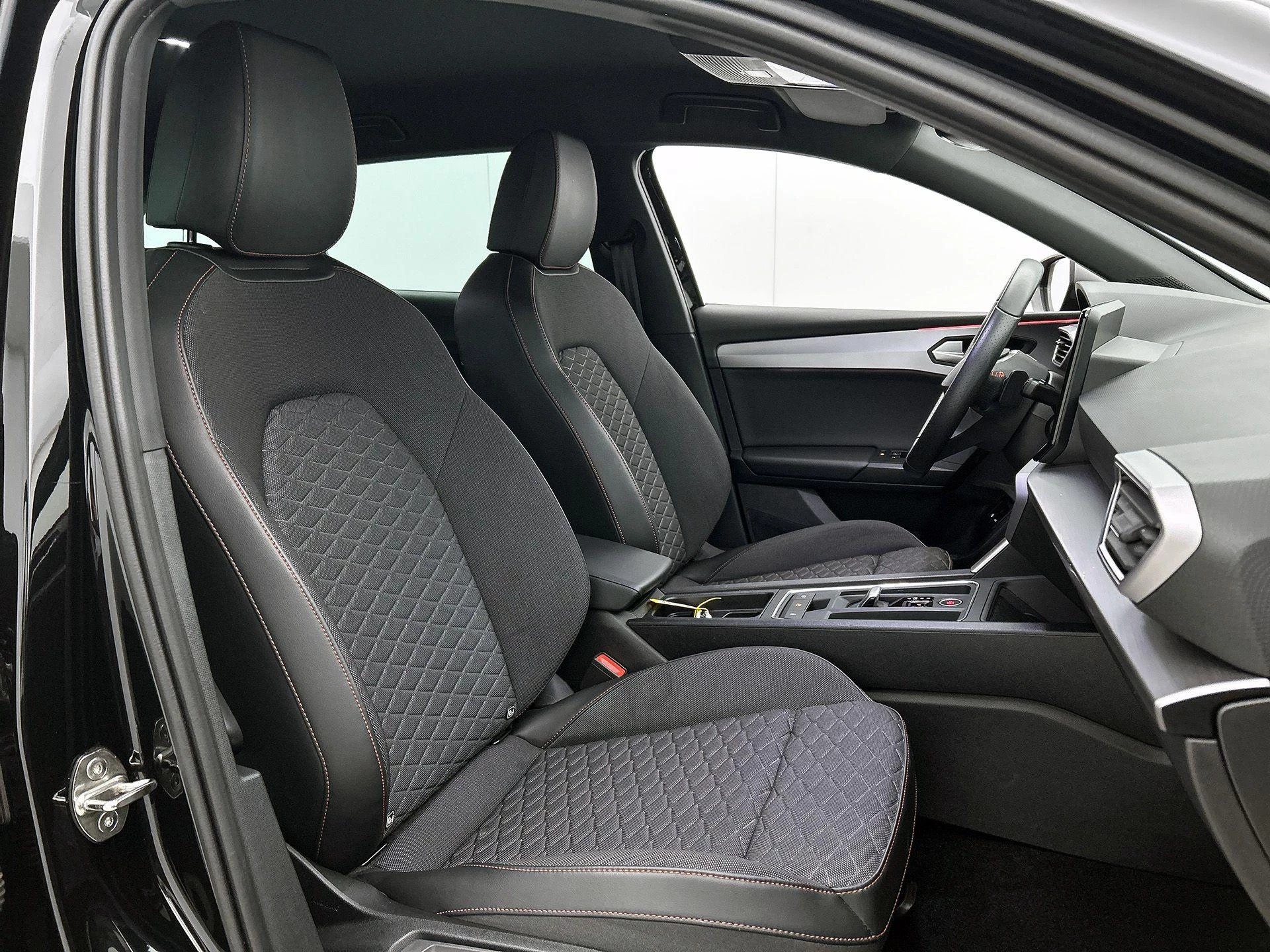 SEAT Leon Sportstourer 1.4 TSI eHybrid PHEV FR Business Intense