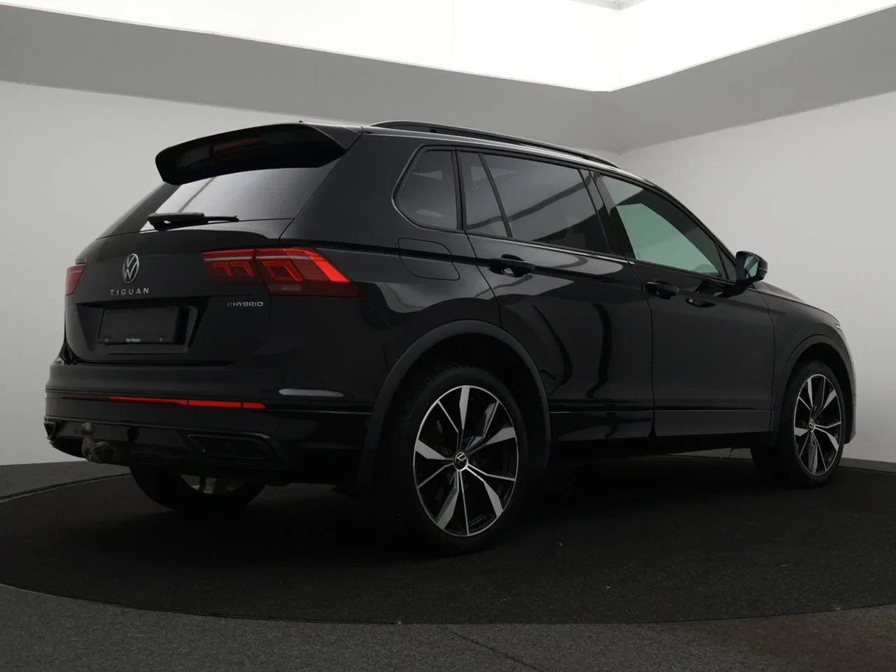 Volkswagen Tiguan eHybrid (PHEV) Tiguan eHybrid 1.4PHEV R-Line Business Premium 150PK *AUTOMAAT*PANODAK*TREKHAAK*LEDER*CAMERA*ACC*PDC*...*