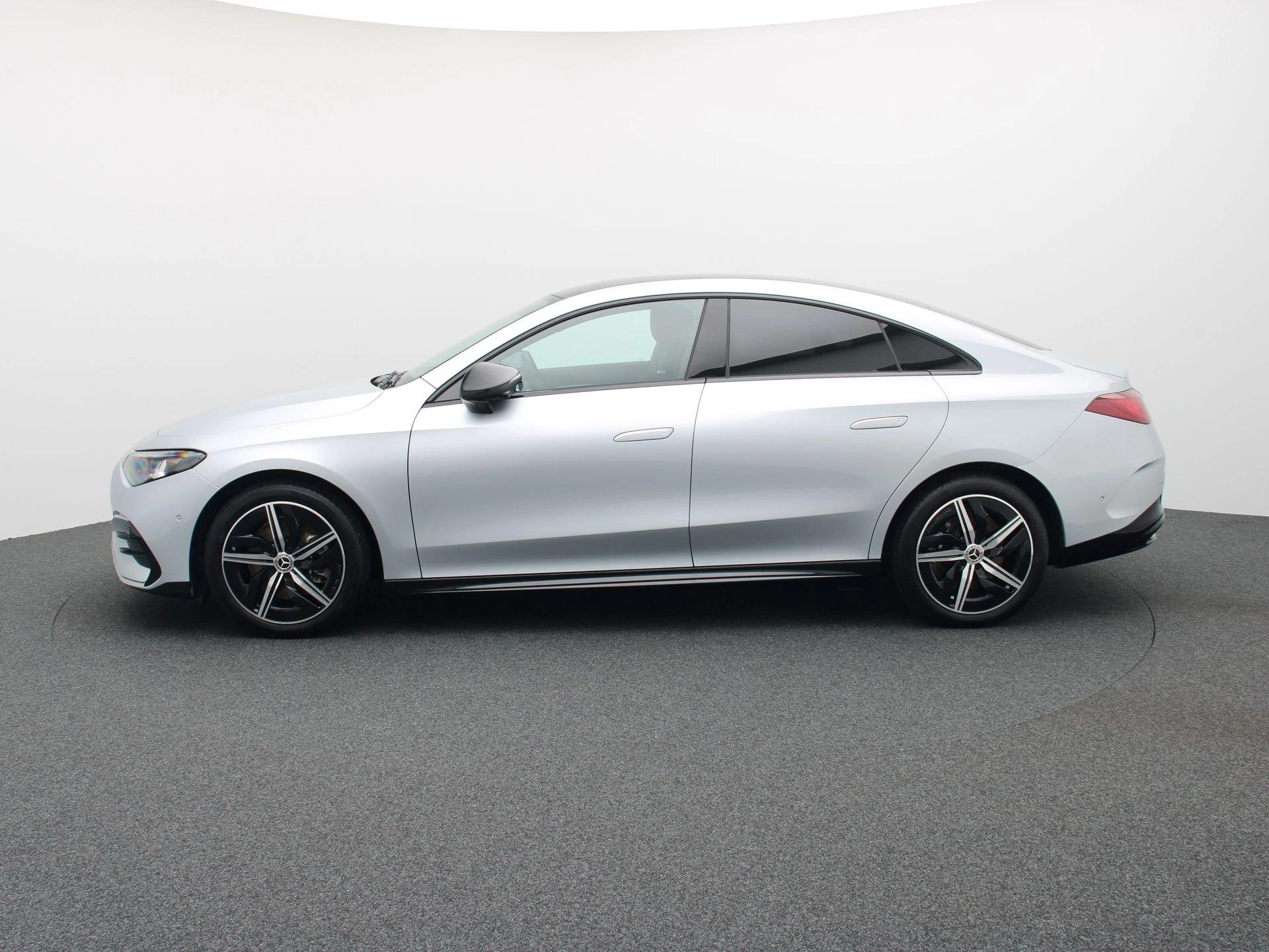 Mercedes-Benz-CLA-image-3