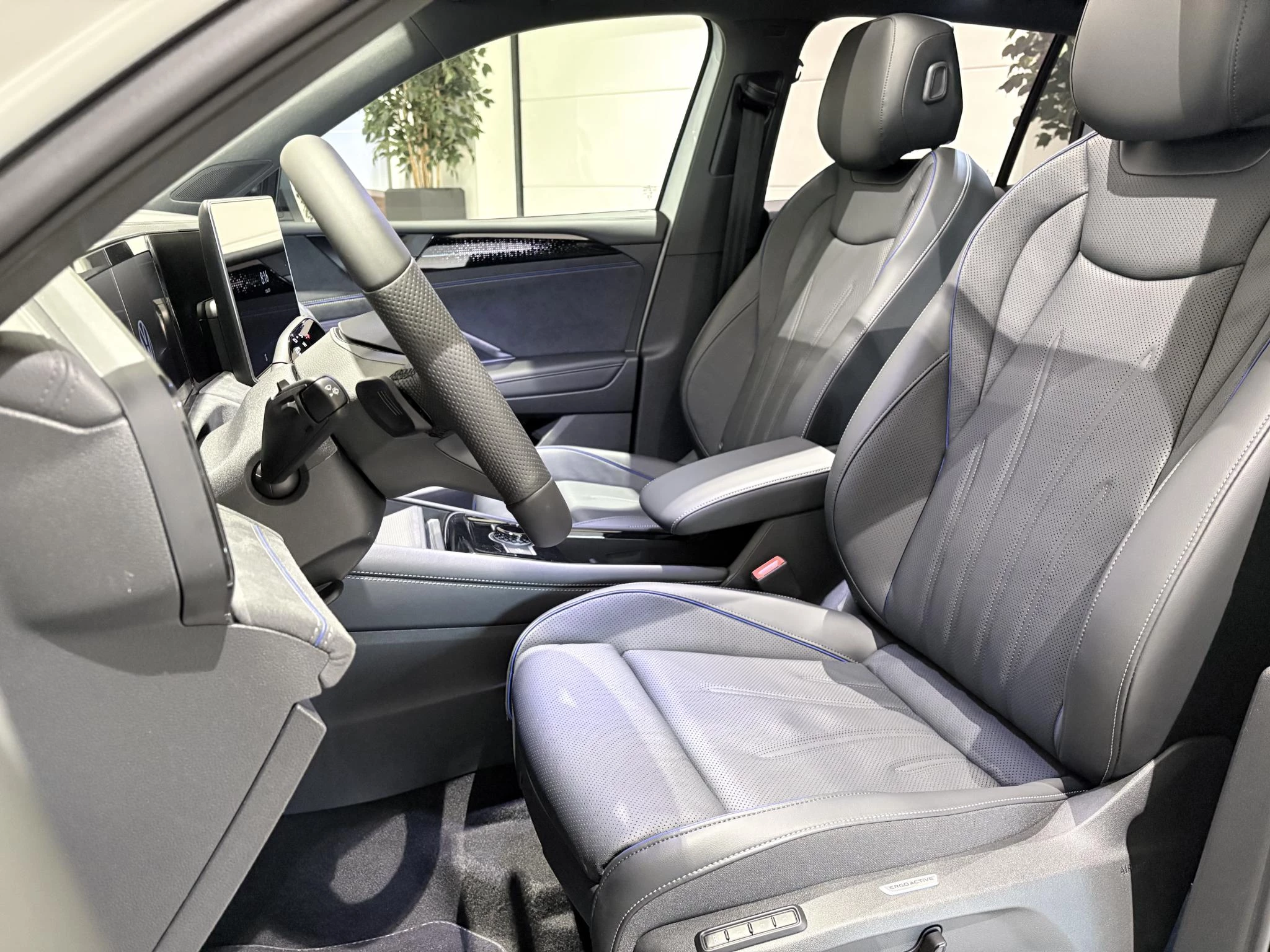 Volkswagen-Tiguan-image-14