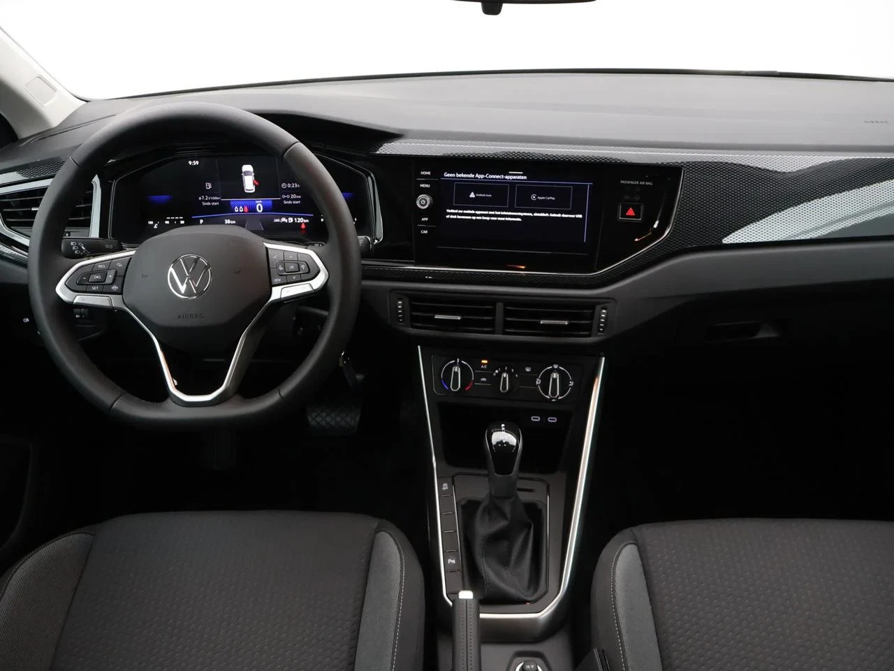 Volkswagen-Polo-image-4