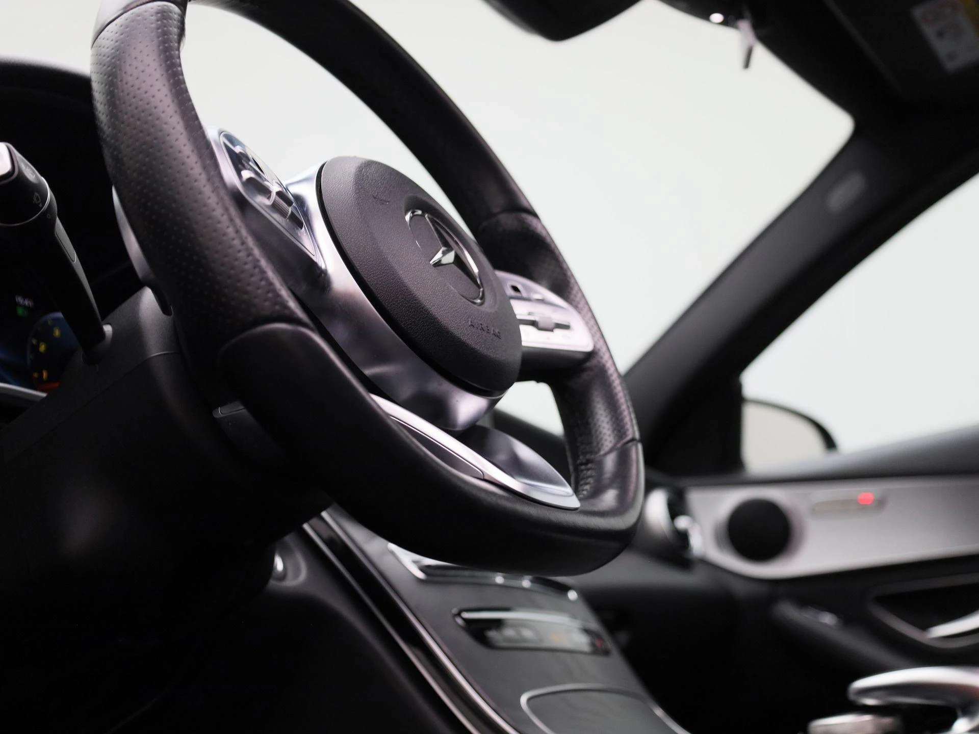 Mercedes-Benz-C-Klasse-image-39