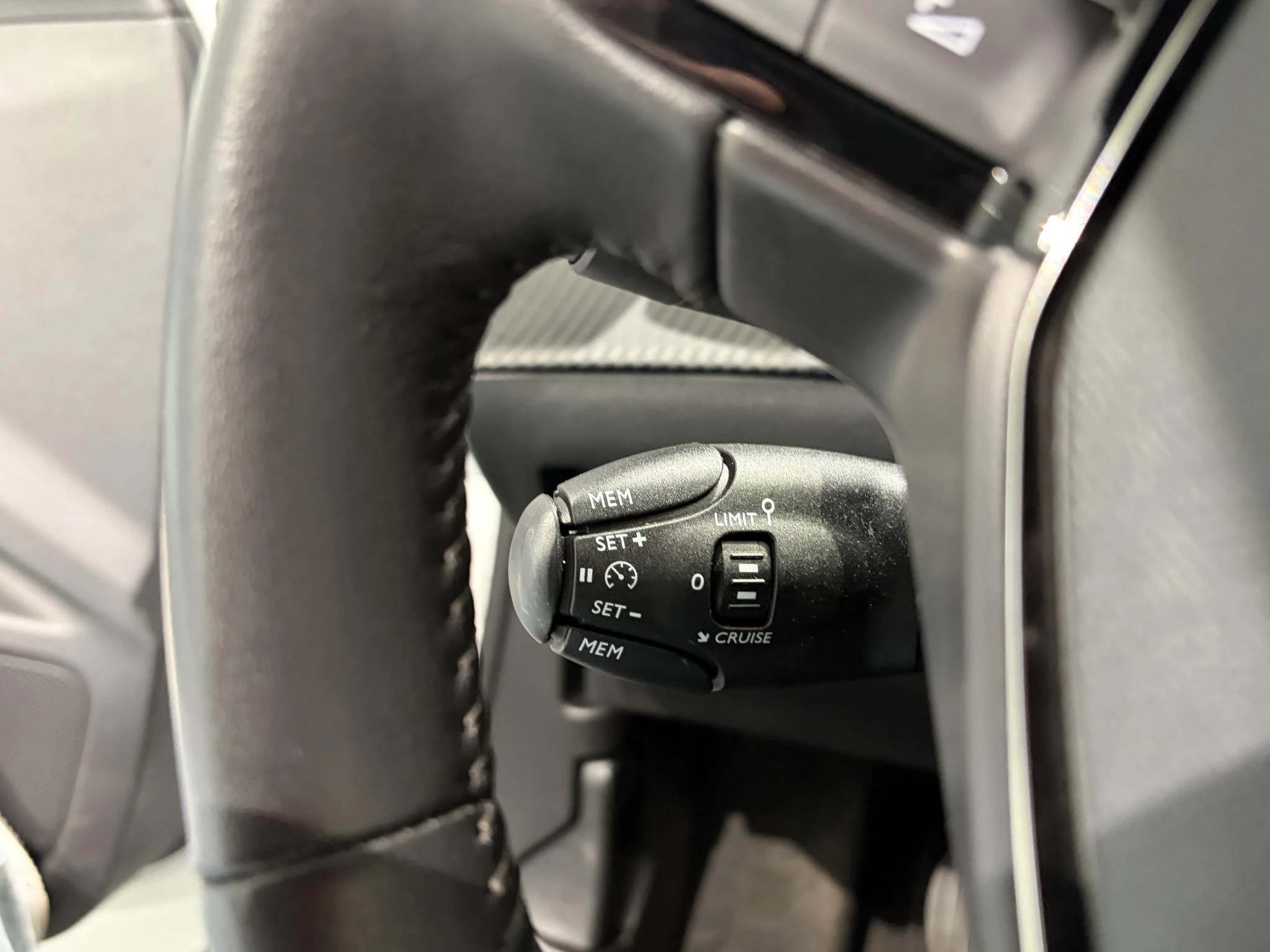 Peugeot-2008-image-12