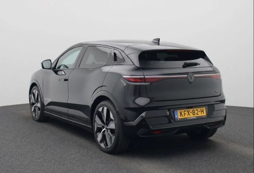 Renault-Megane E-Tech-image-3