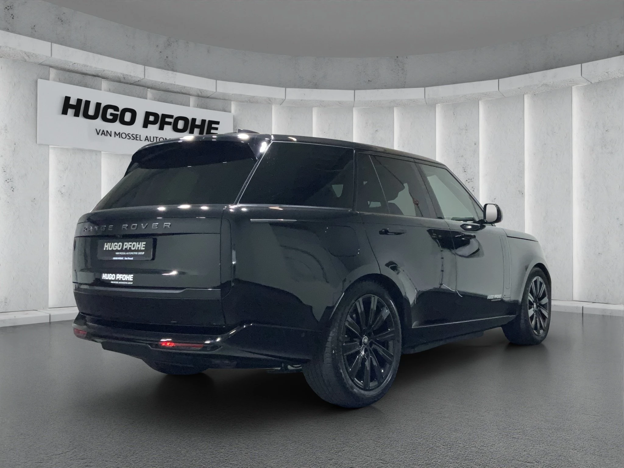 Land Rover-Range Rover-image-4