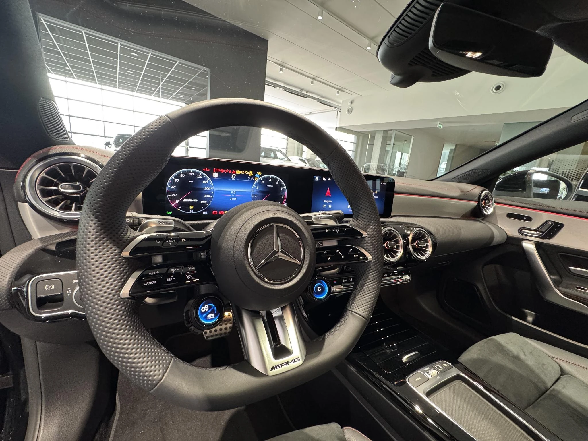 Mercedes-Benz-CLA-image-15