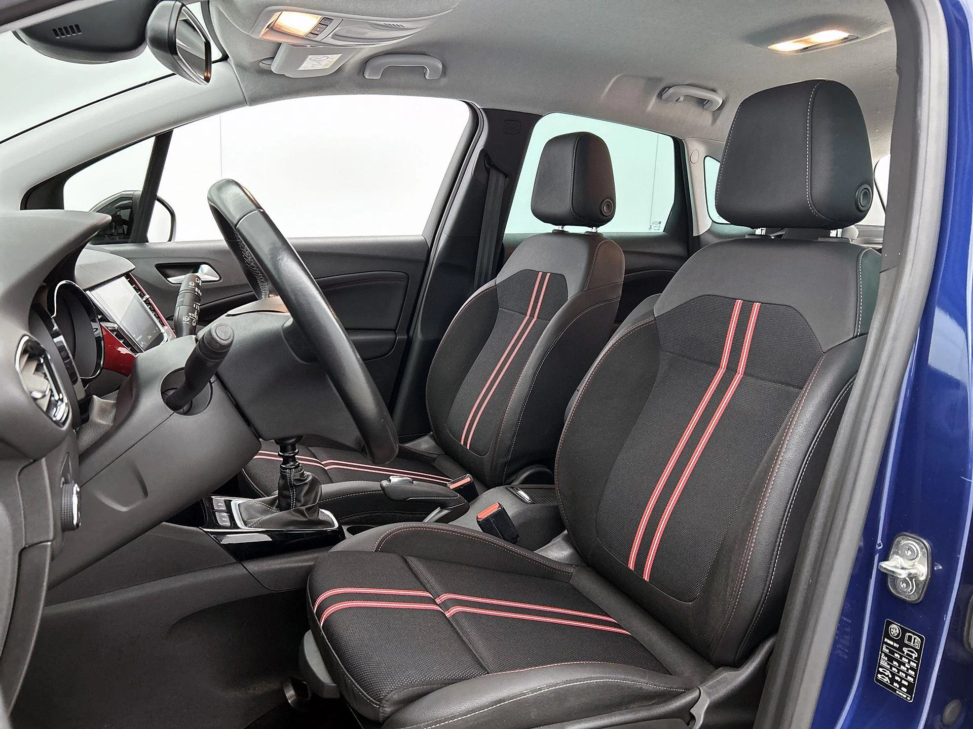 Opel-Crossland-image-35