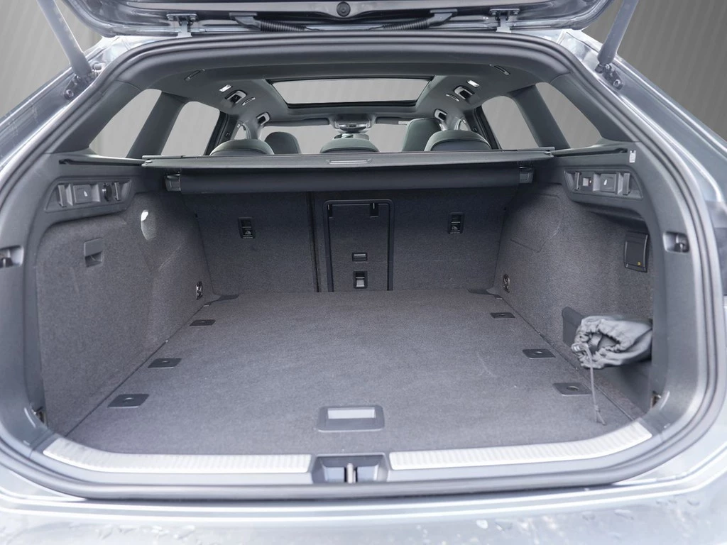 Volkswagen Passat Variant 2.0 TDI DSG 4Motion R-Line /AHK
