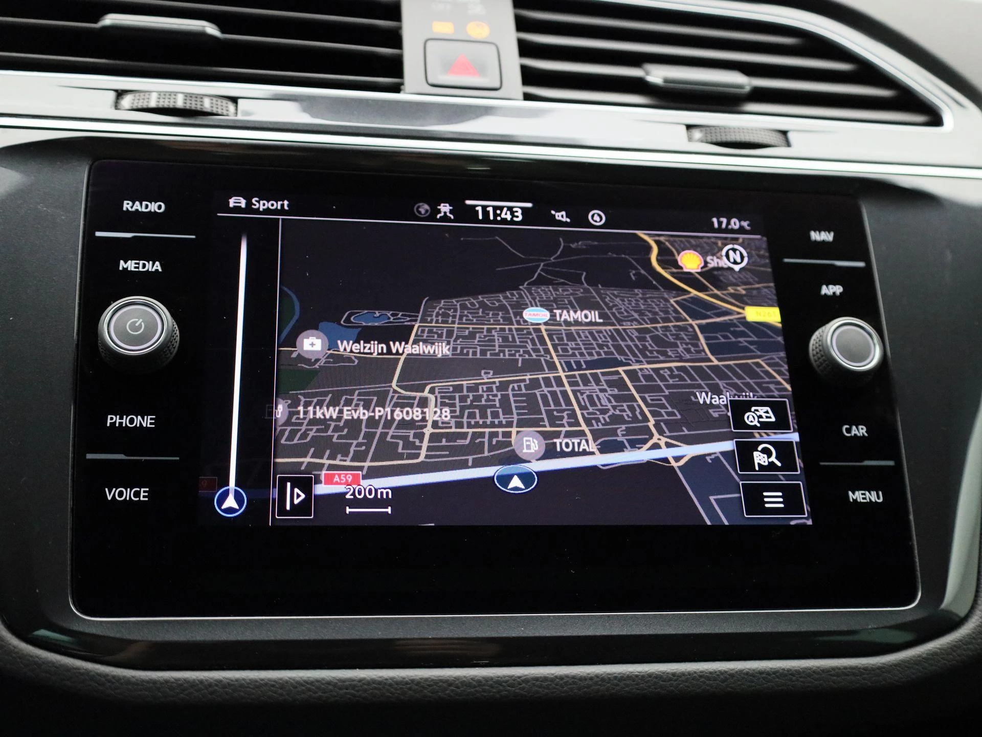 Volkswagen-Tiguan-image-23