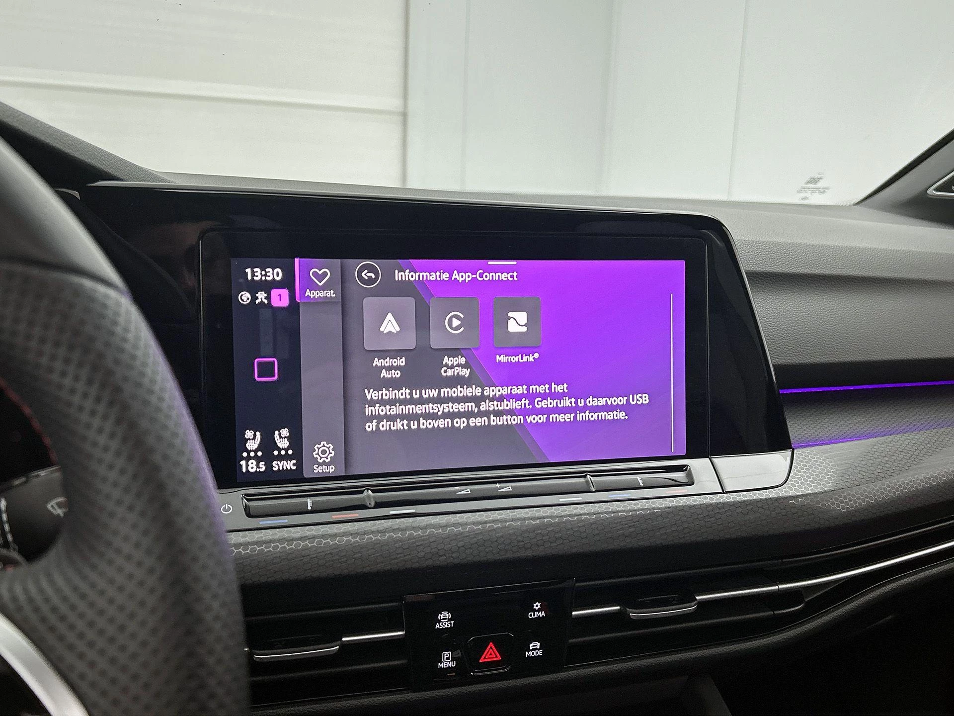 Volkswagen-Golf-image-12