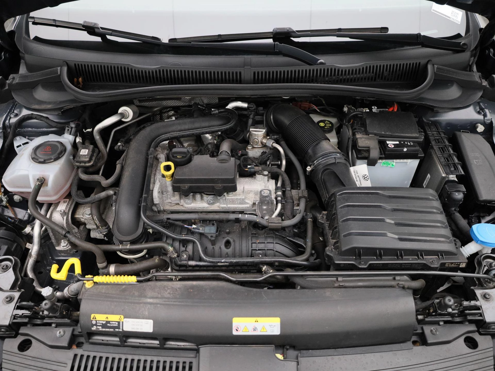 Volkswagen-Polo-image-36
