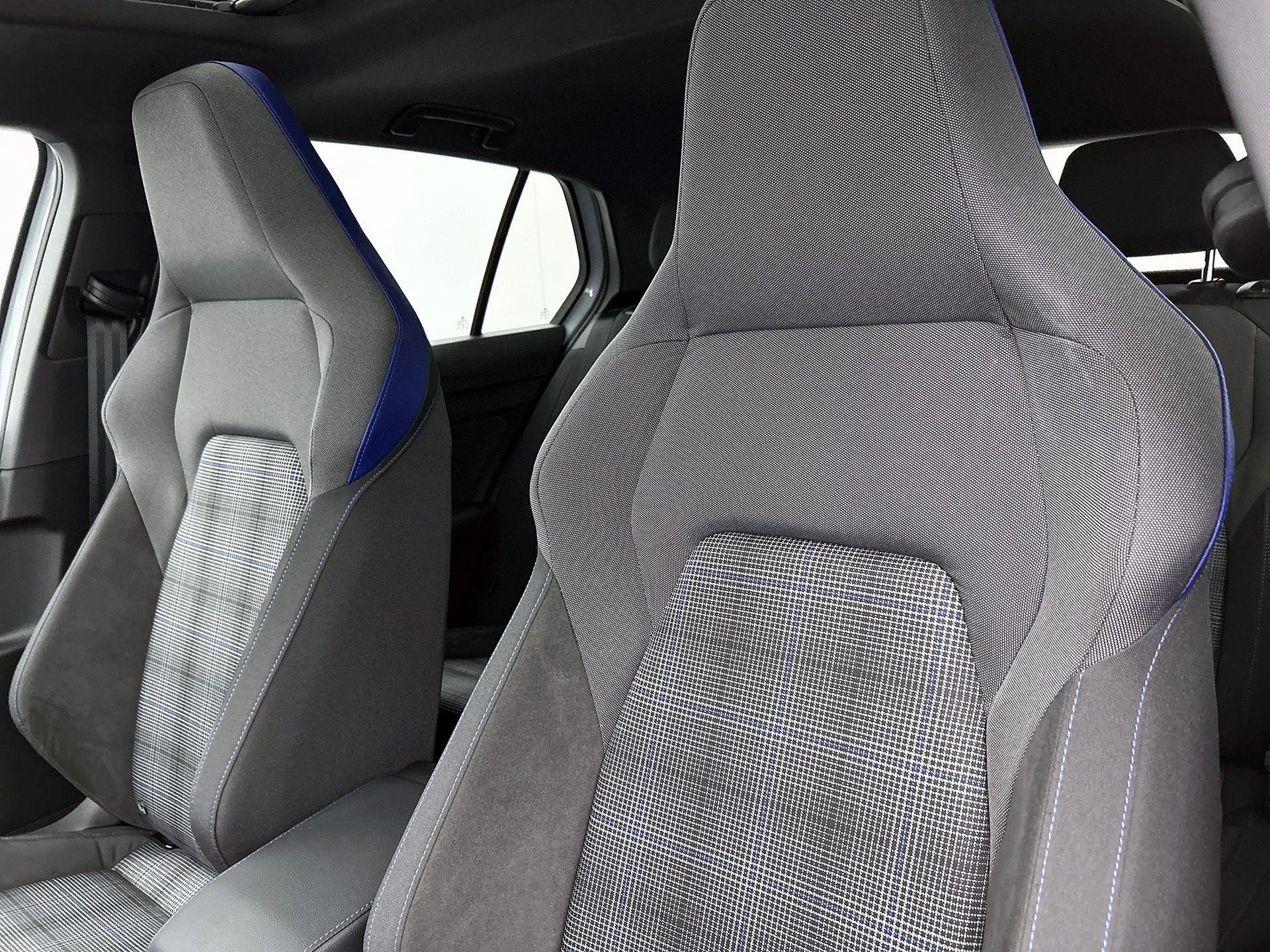 Volkswagen-Golf-image-12