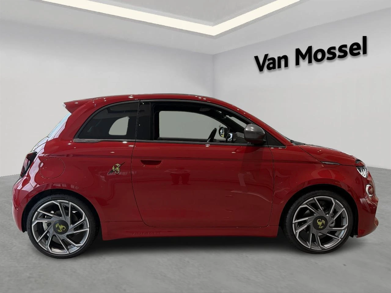 Abarth-500e-image-4