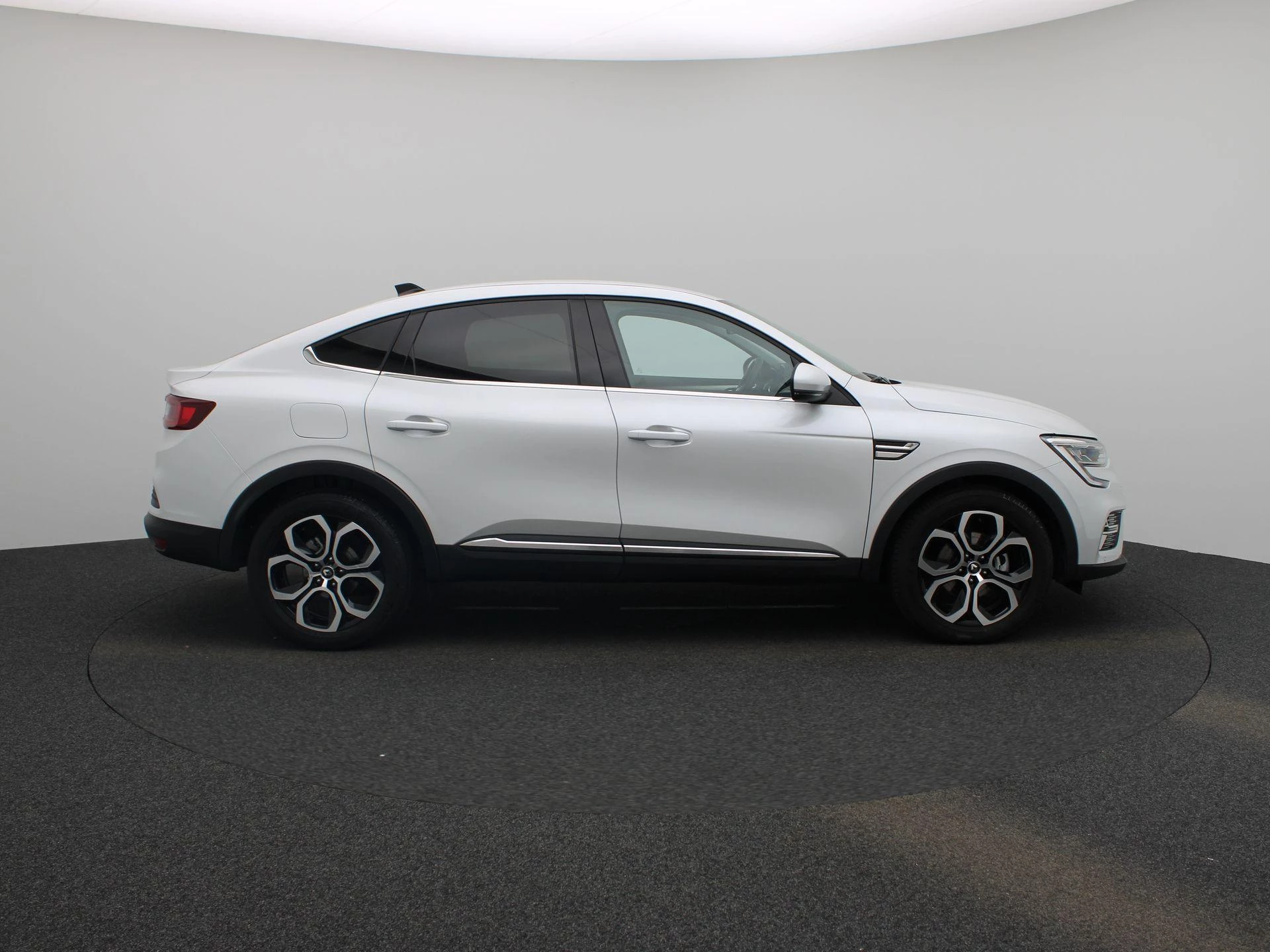 Renault-Arkana-image-5