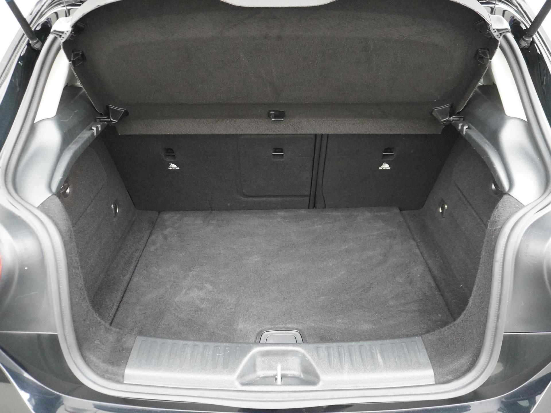 Mercedes-Benz-A-Klasse-image-7