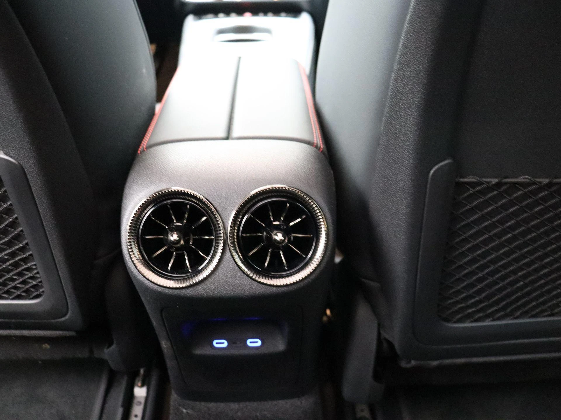 Mercedes-Benz-CLA-image-22